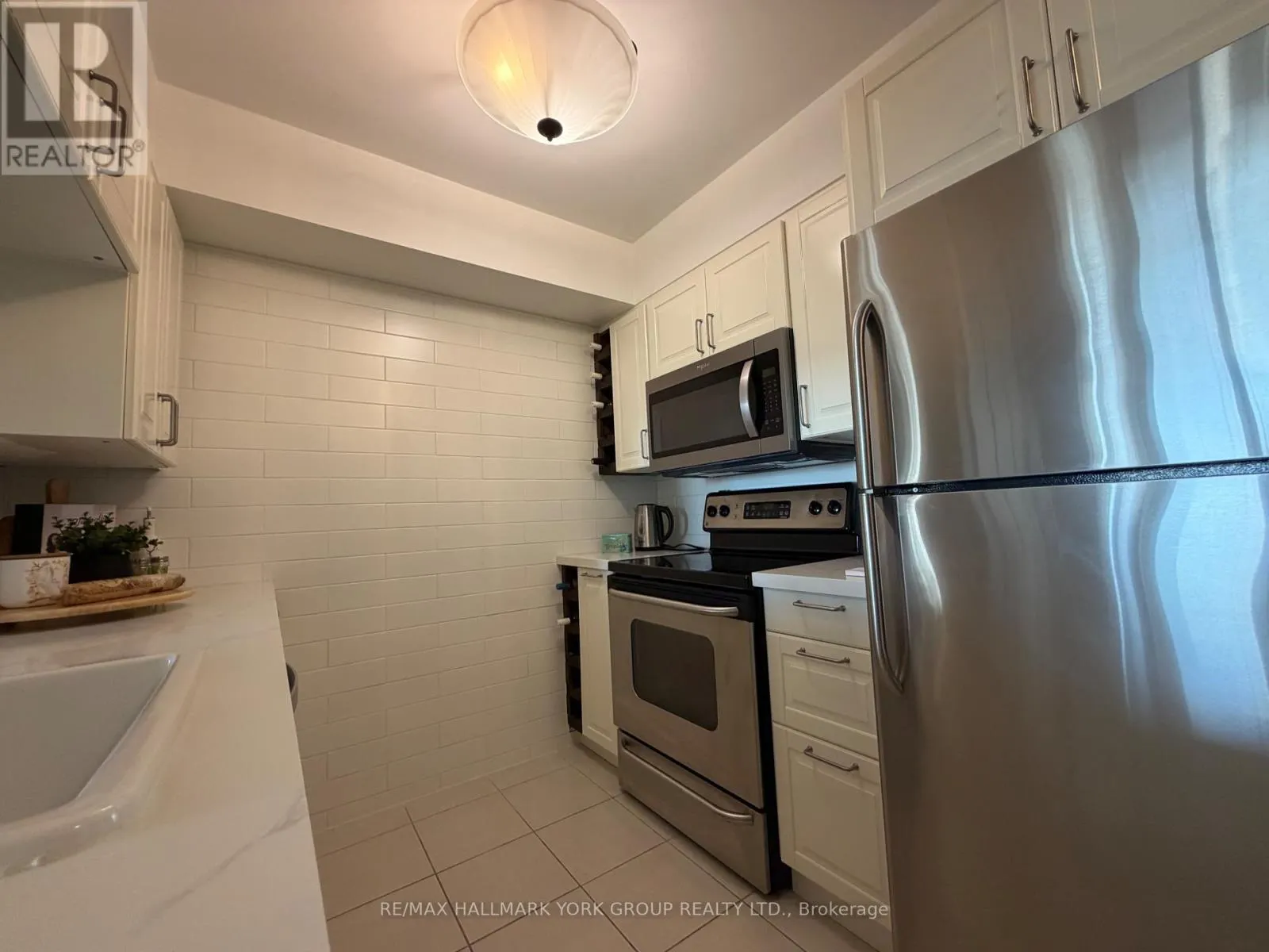 912 - 1200 THE ESPLANADE ROAD N