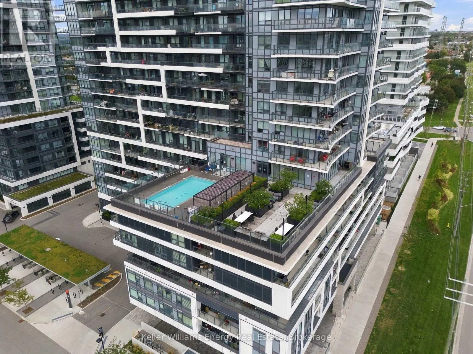 317 - 1480 BAYLY STREET #317