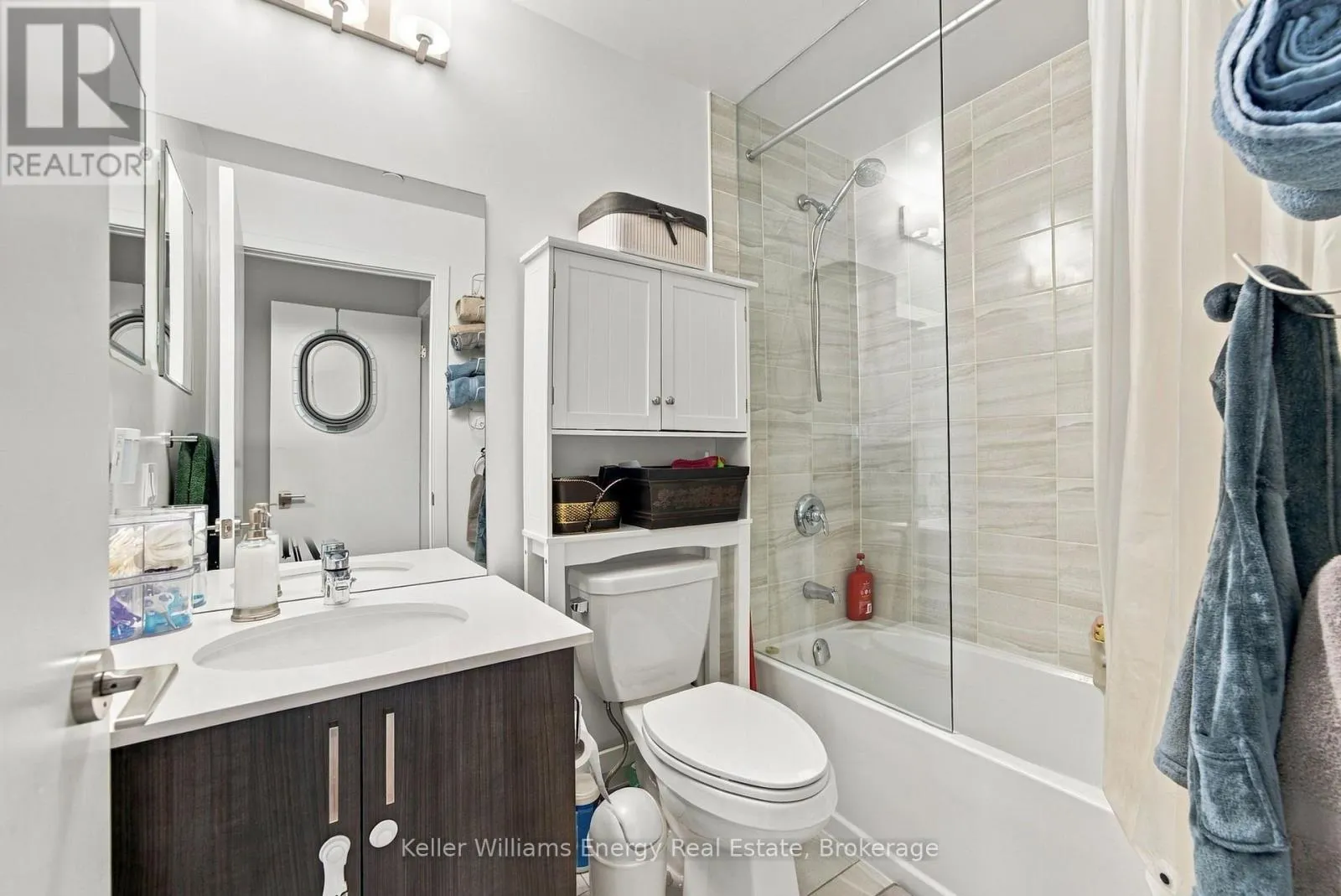 317 - 1480 BAYLY STREET #317
