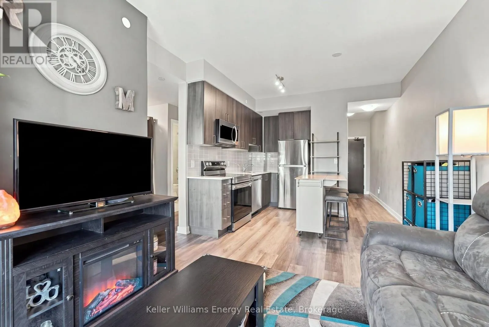 317 - 1480 BAYLY STREET #317