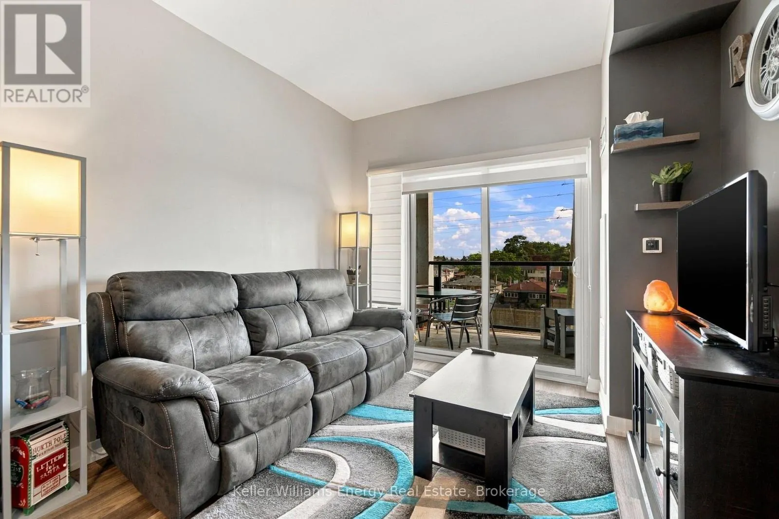 317 - 1480 BAYLY STREET #317