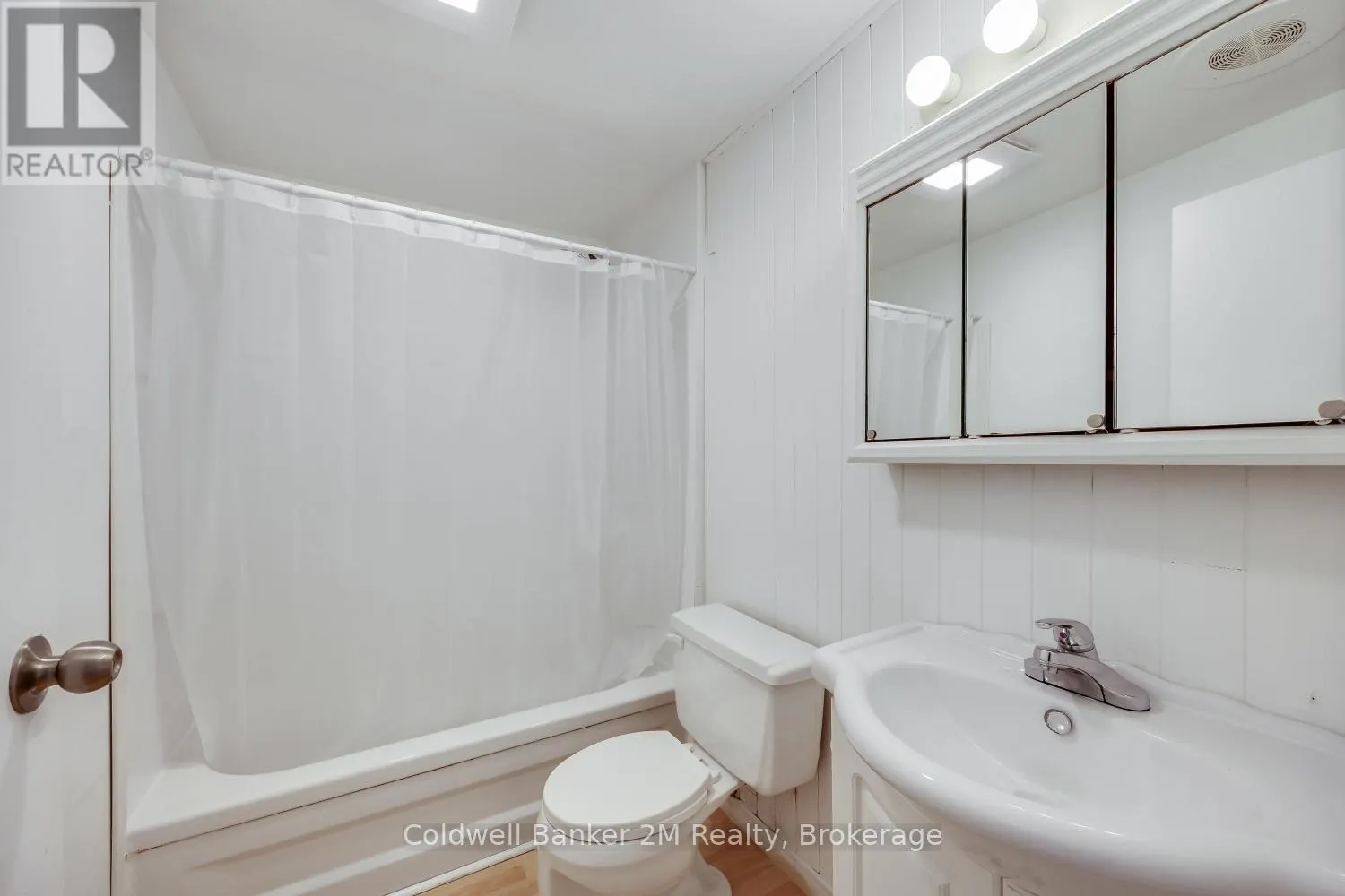 1161 TROWBRIDGE COURT