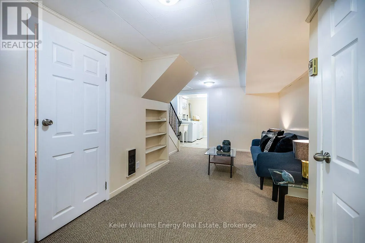 403 ROSSMOUNT AVENUE