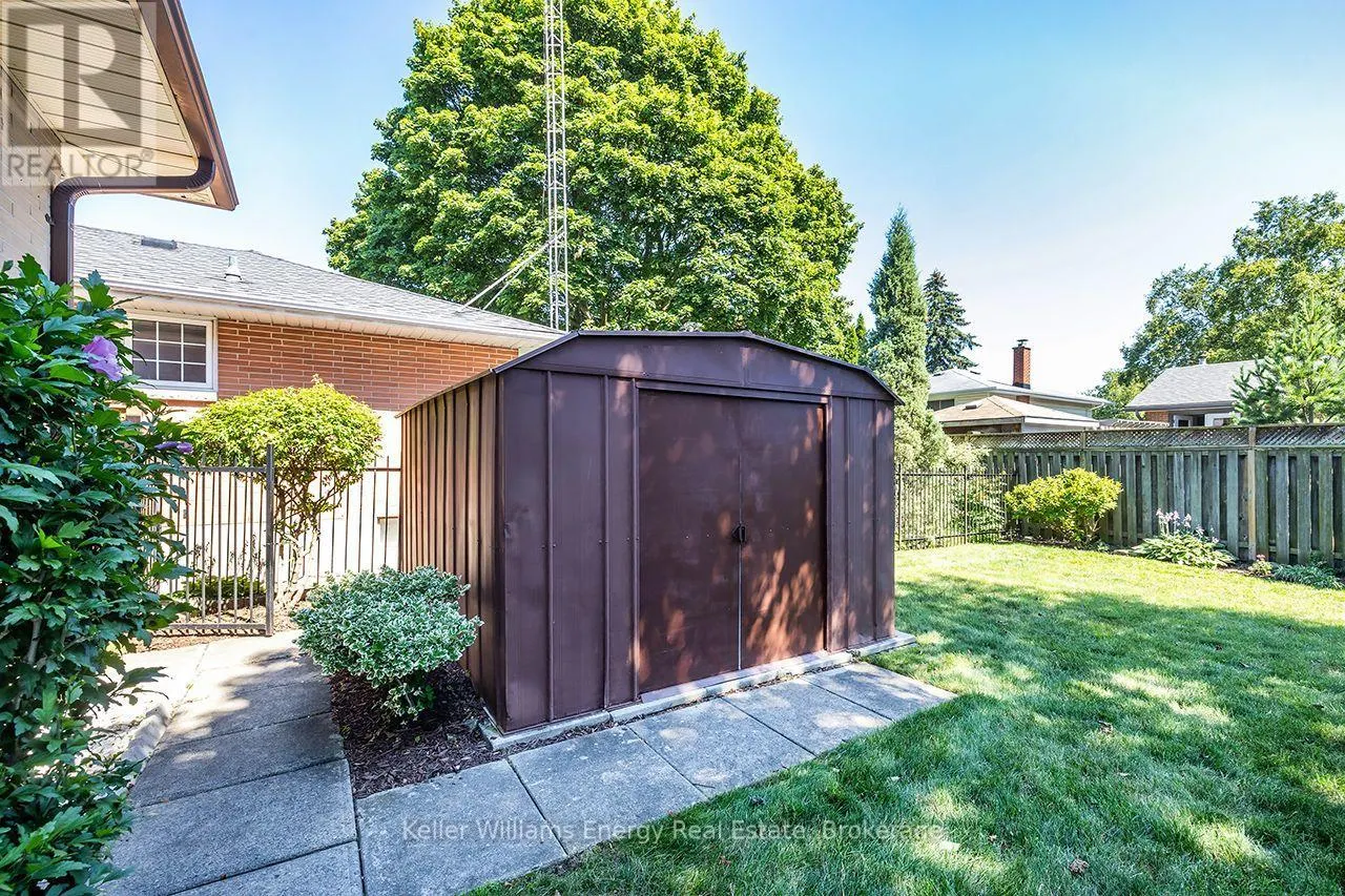 403 ROSSMOUNT AVENUE