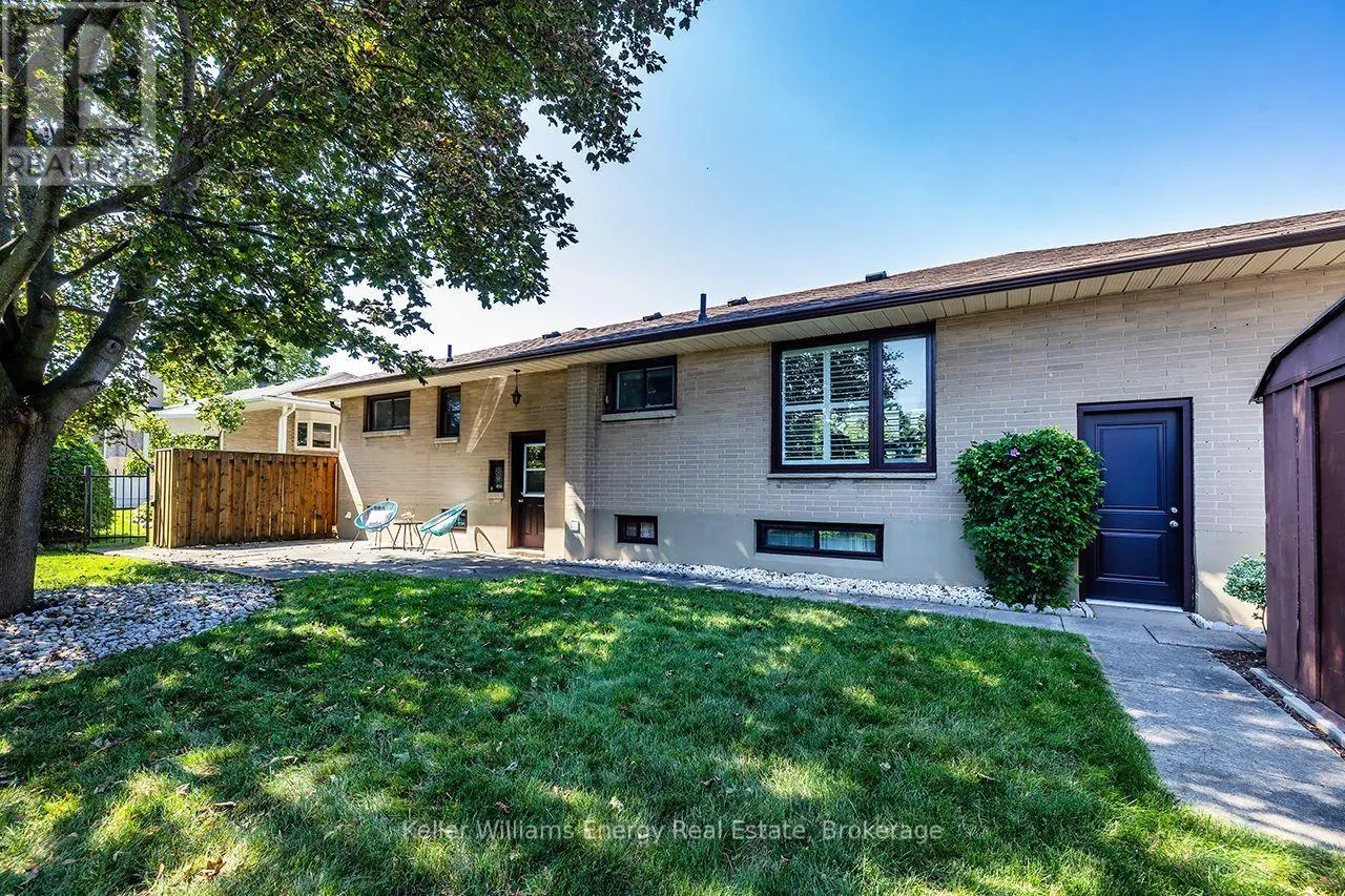 403 ROSSMOUNT AVENUE