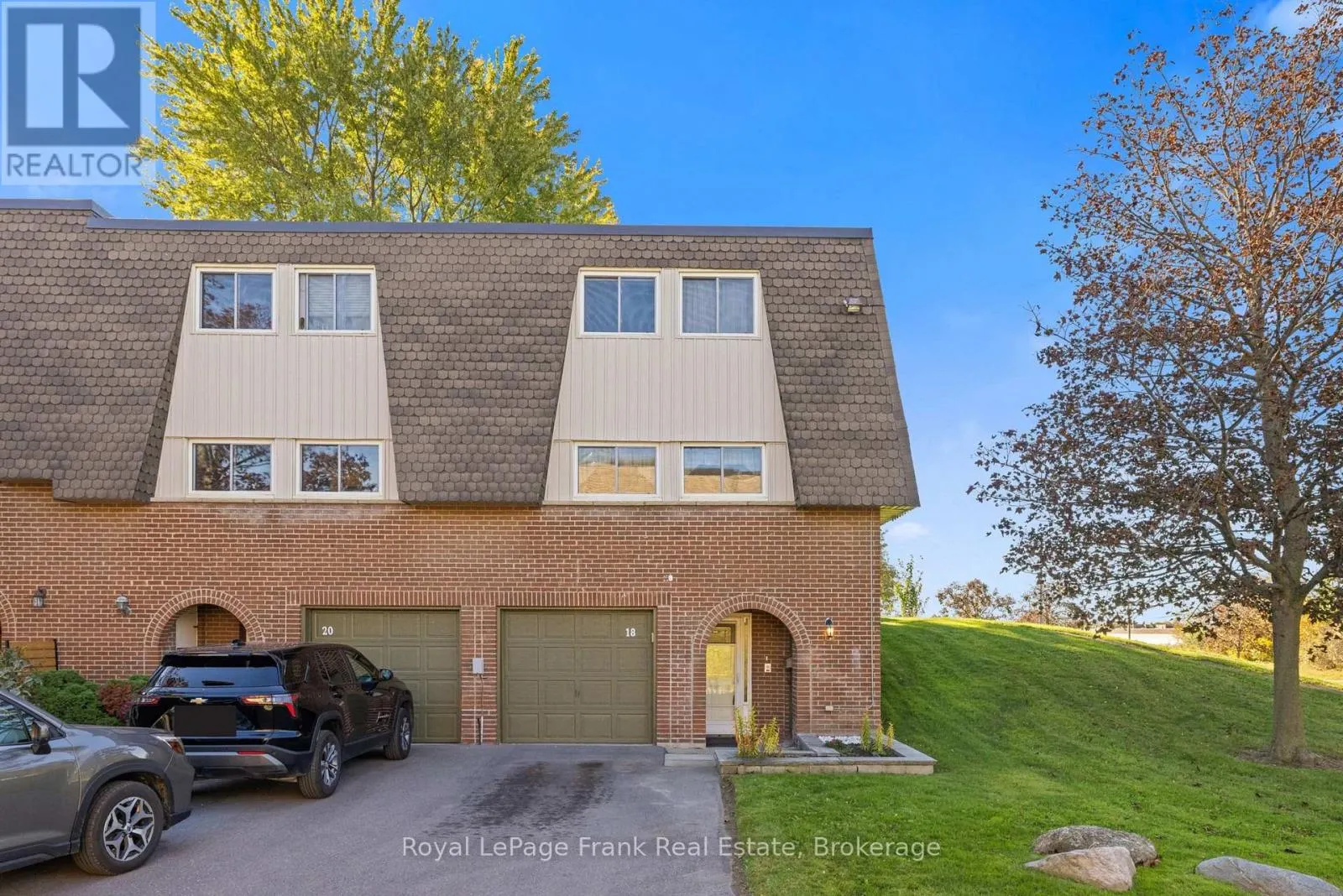 18 REYGATE COURT