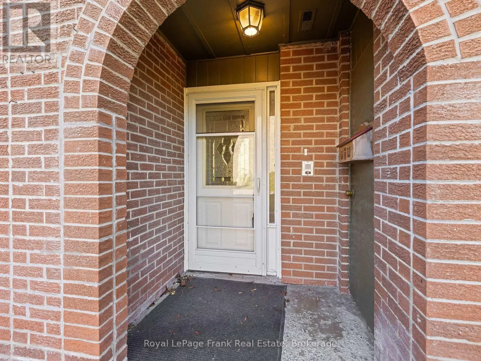 18 REYGATE COURT