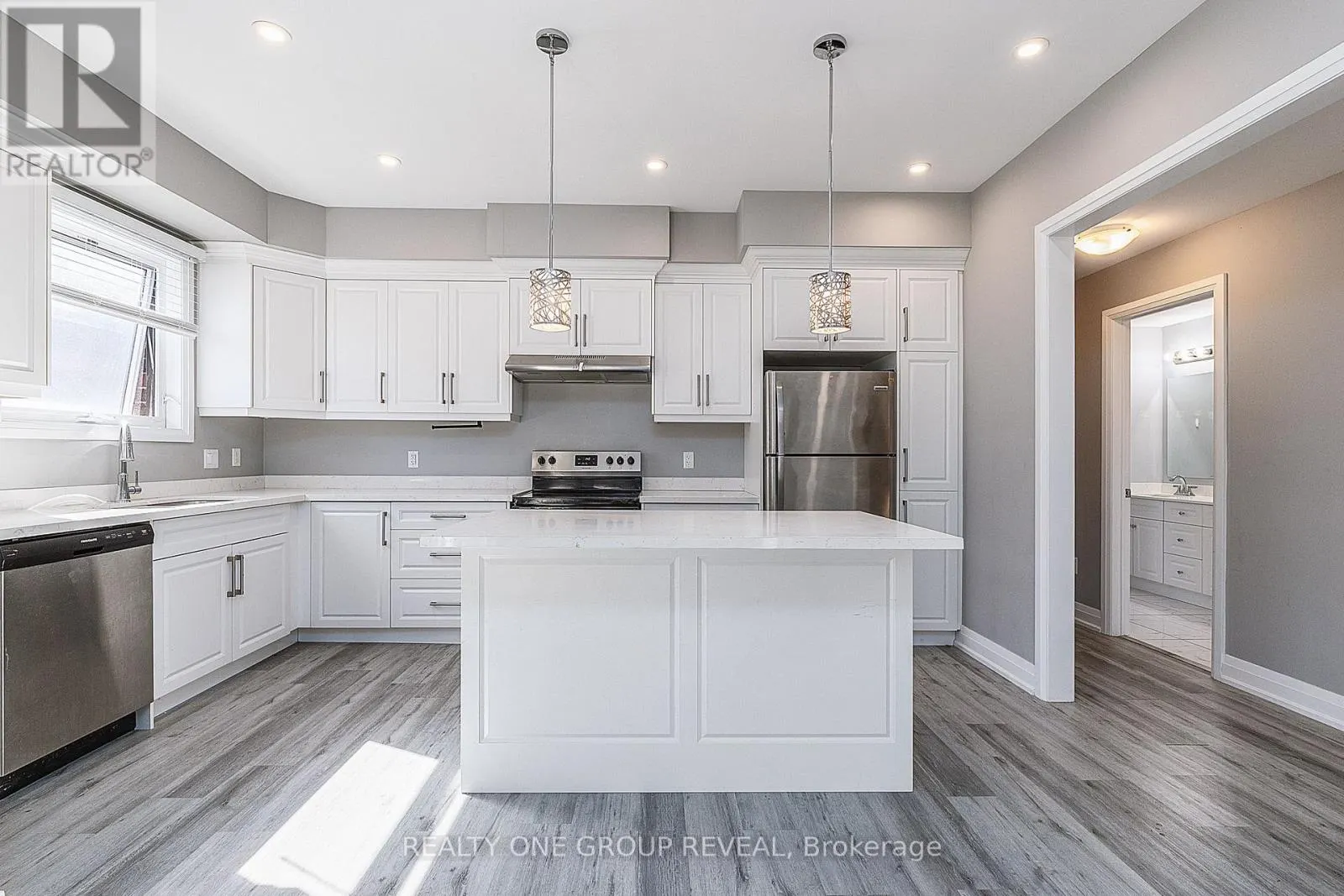 2 - 96 CROMWELL AVENUE