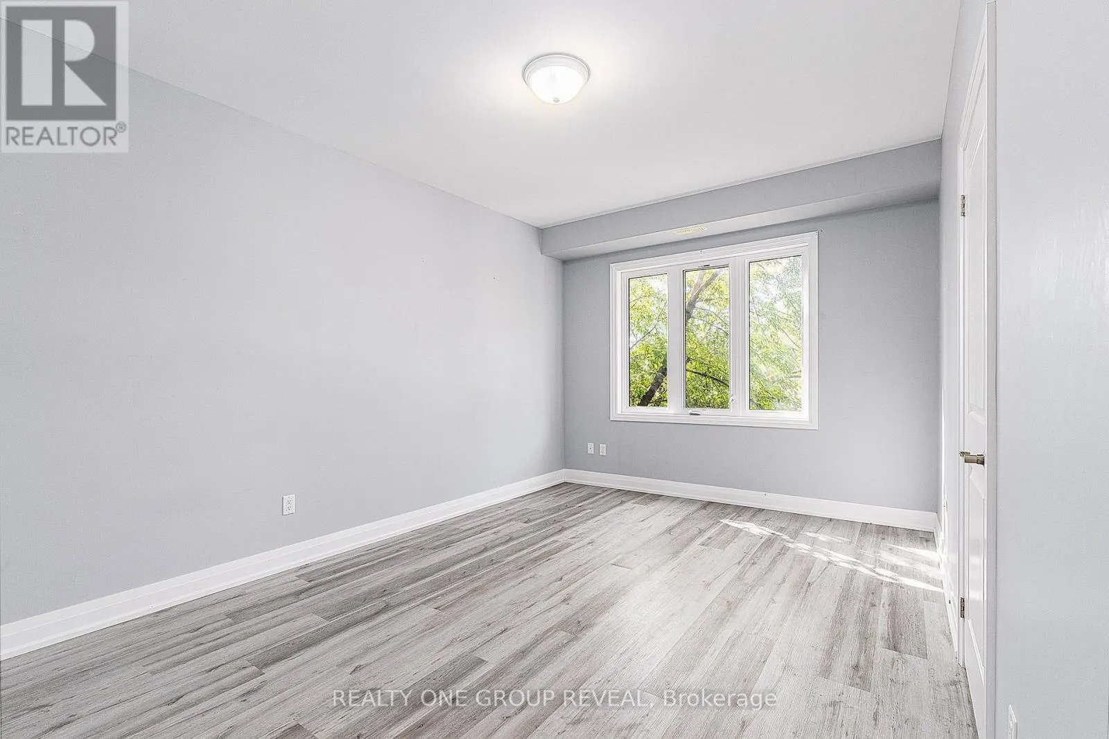 2 - 96 CROMWELL AVENUE