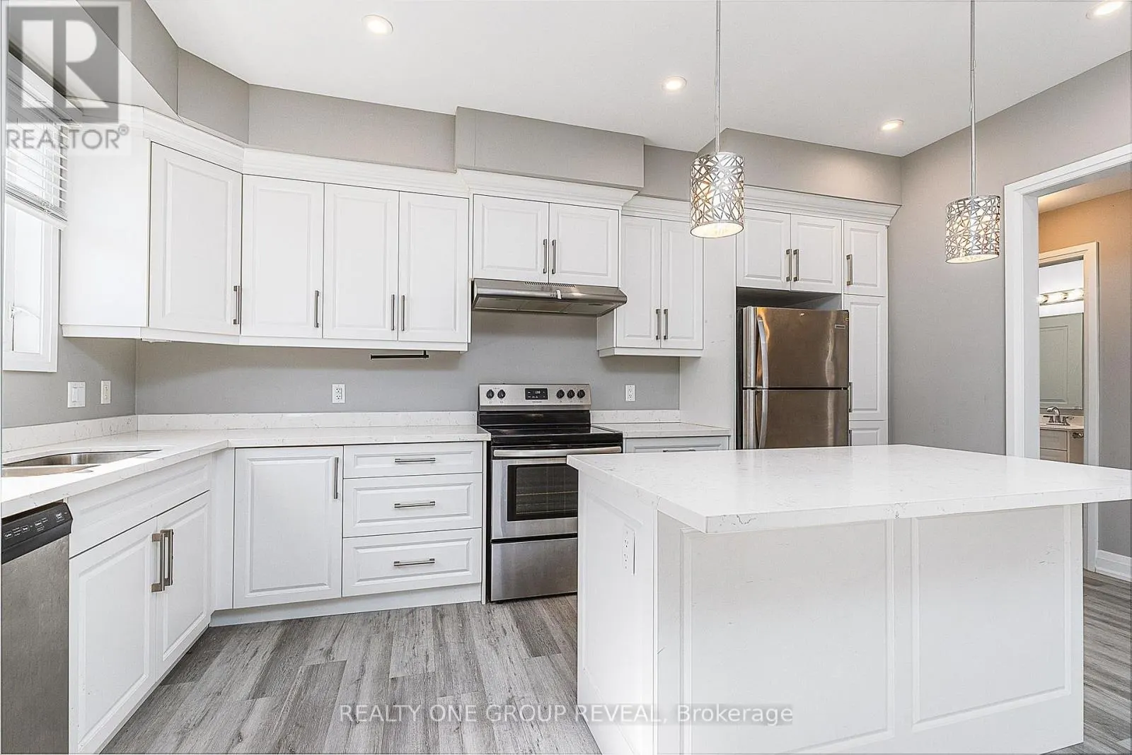 2 - 96 CROMWELL AVENUE