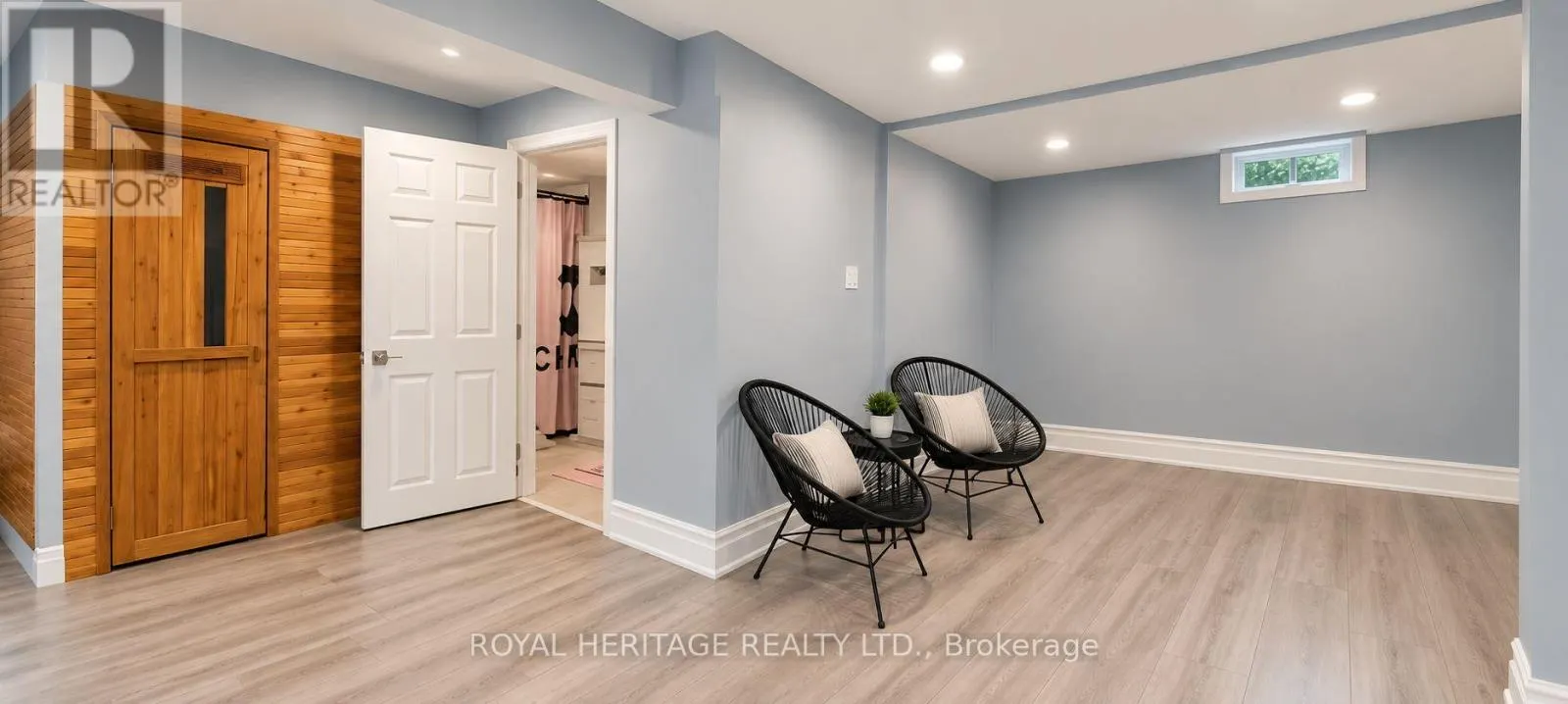 1221 FIELDSTONE CIRCLE