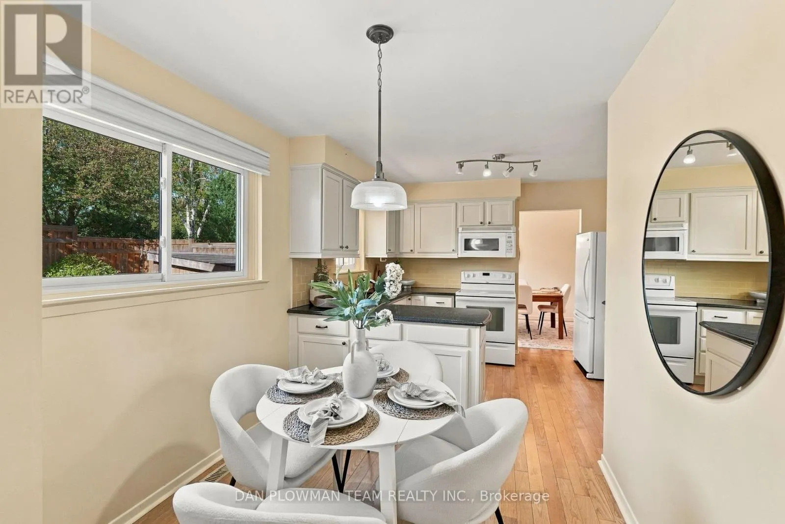 51 ROSALYNNE AVENUE