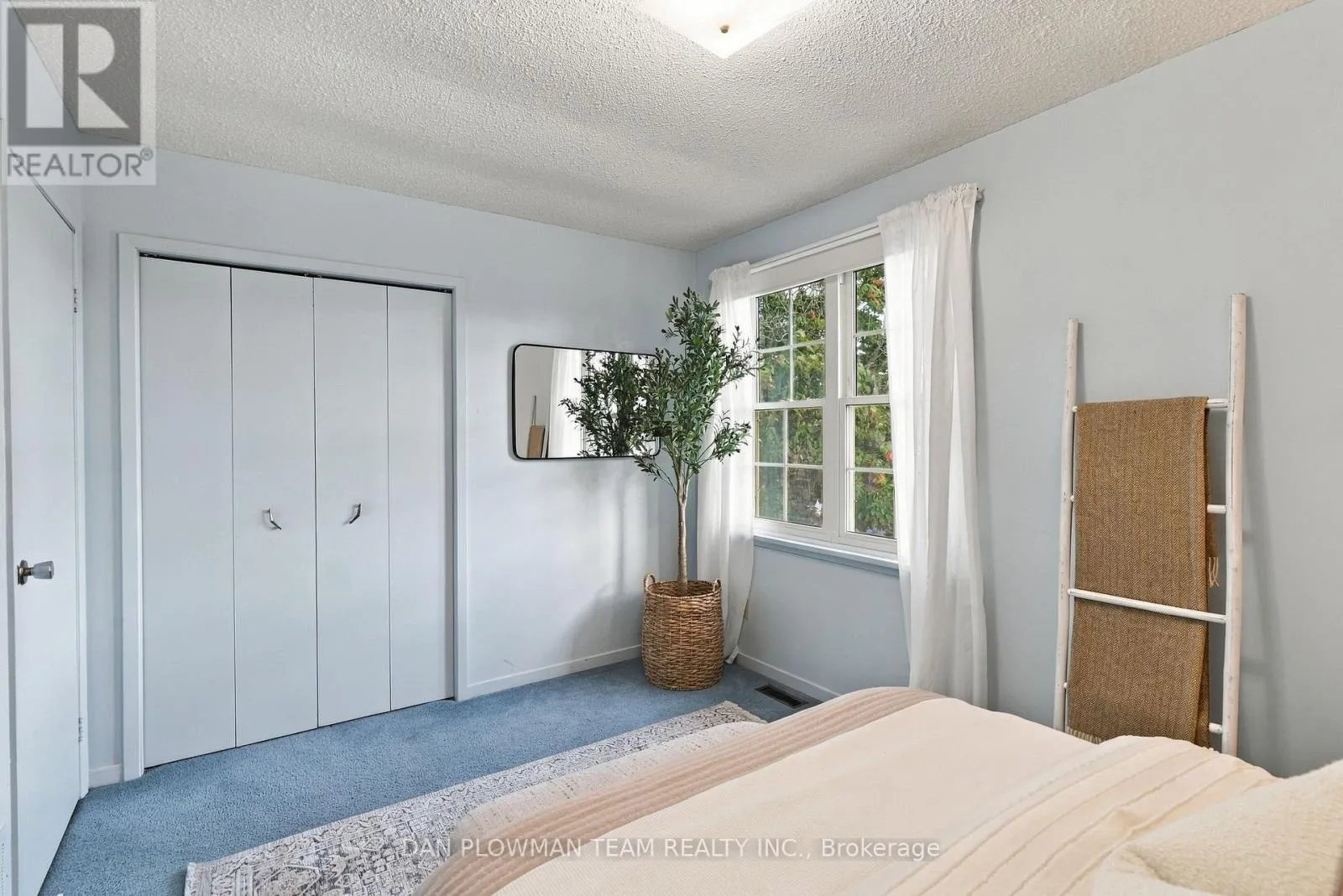 51 ROSALYNNE AVENUE