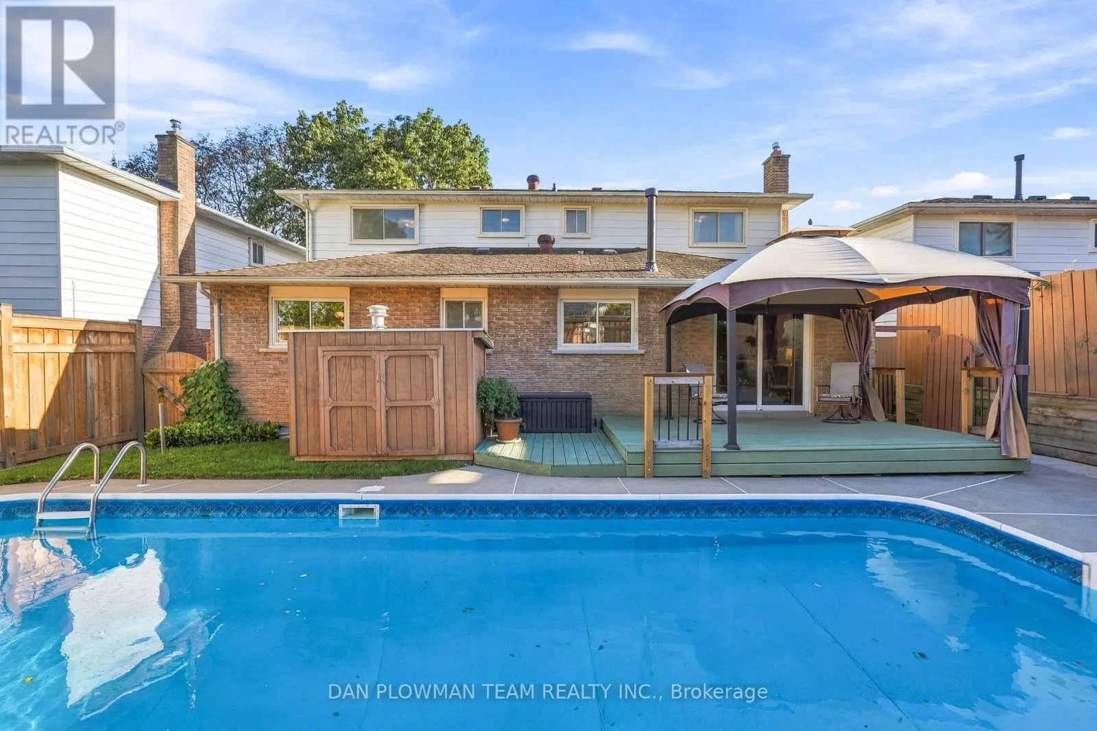 51 ROSALYNNE AVENUE