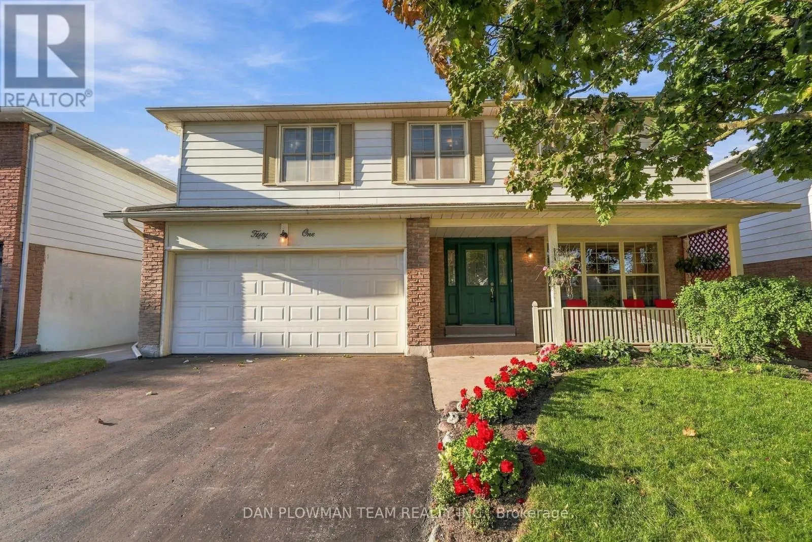 51 ROSALYNNE AVENUE
