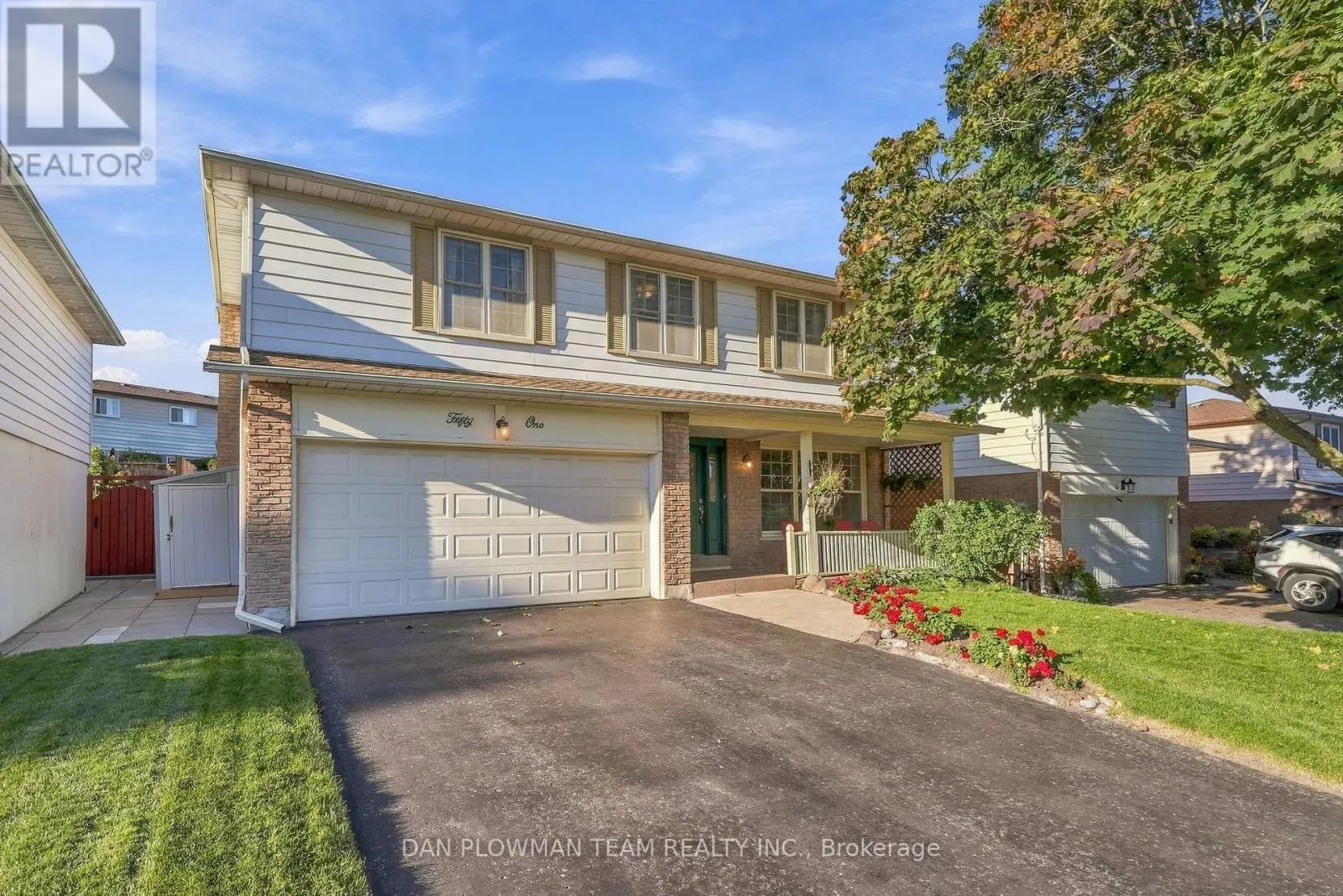 51 ROSALYNNE AVENUE