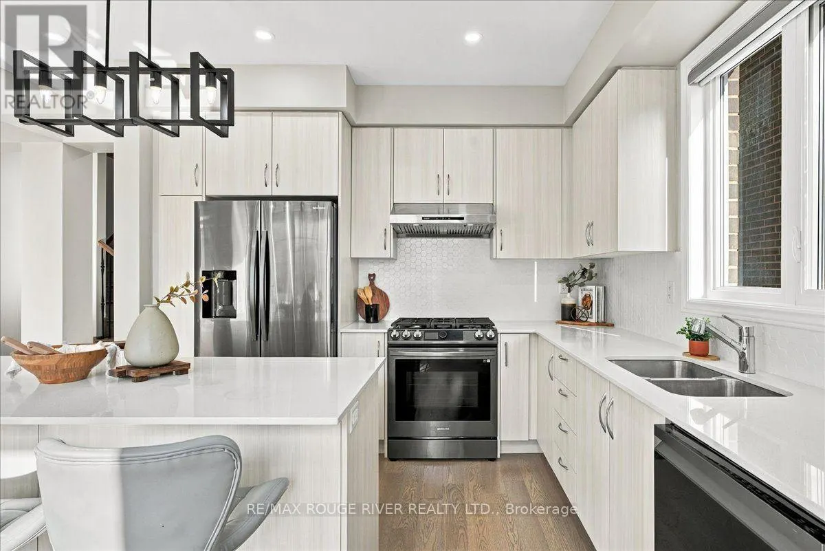 520 CORONATION ROAD