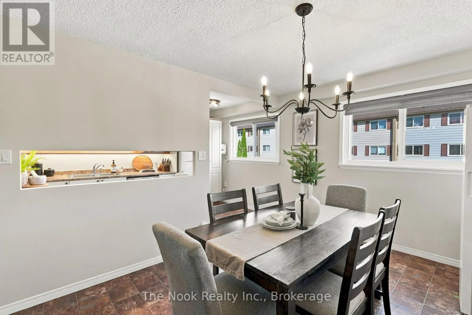 49 - 966 ADELAIDE AVENUE E #49