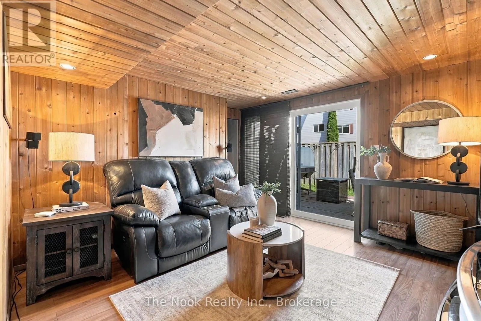49 - 966 ADELAIDE AVENUE E #49