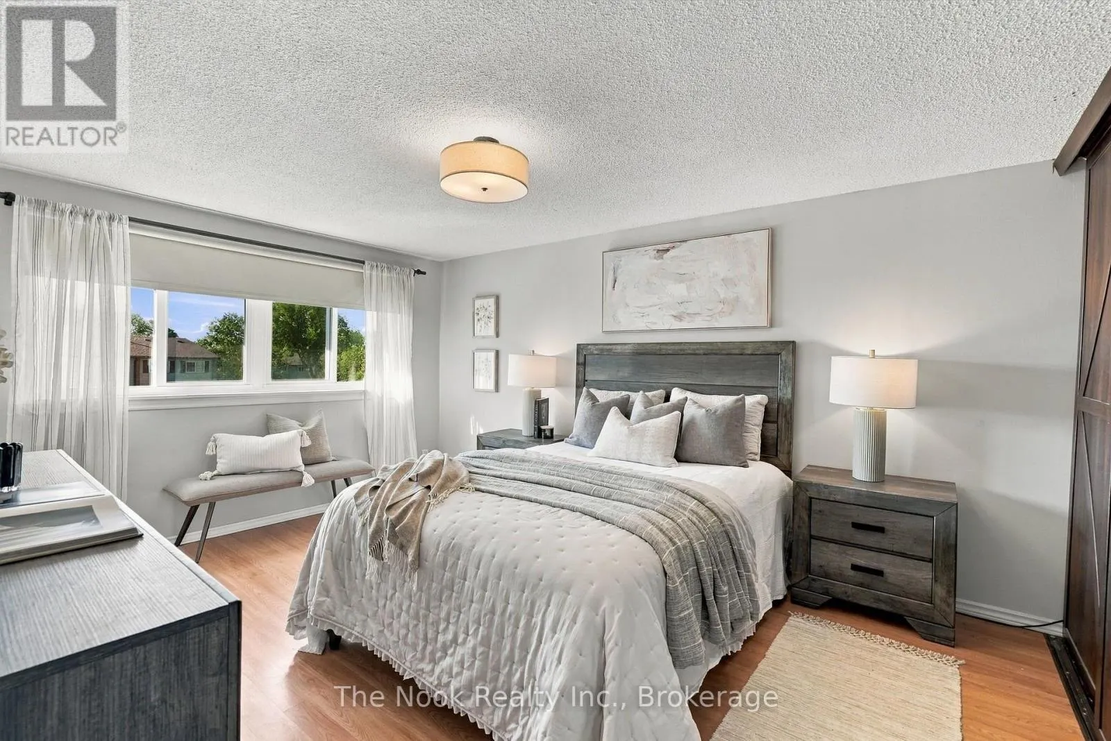 49 - 966 ADELAIDE AVENUE E #49