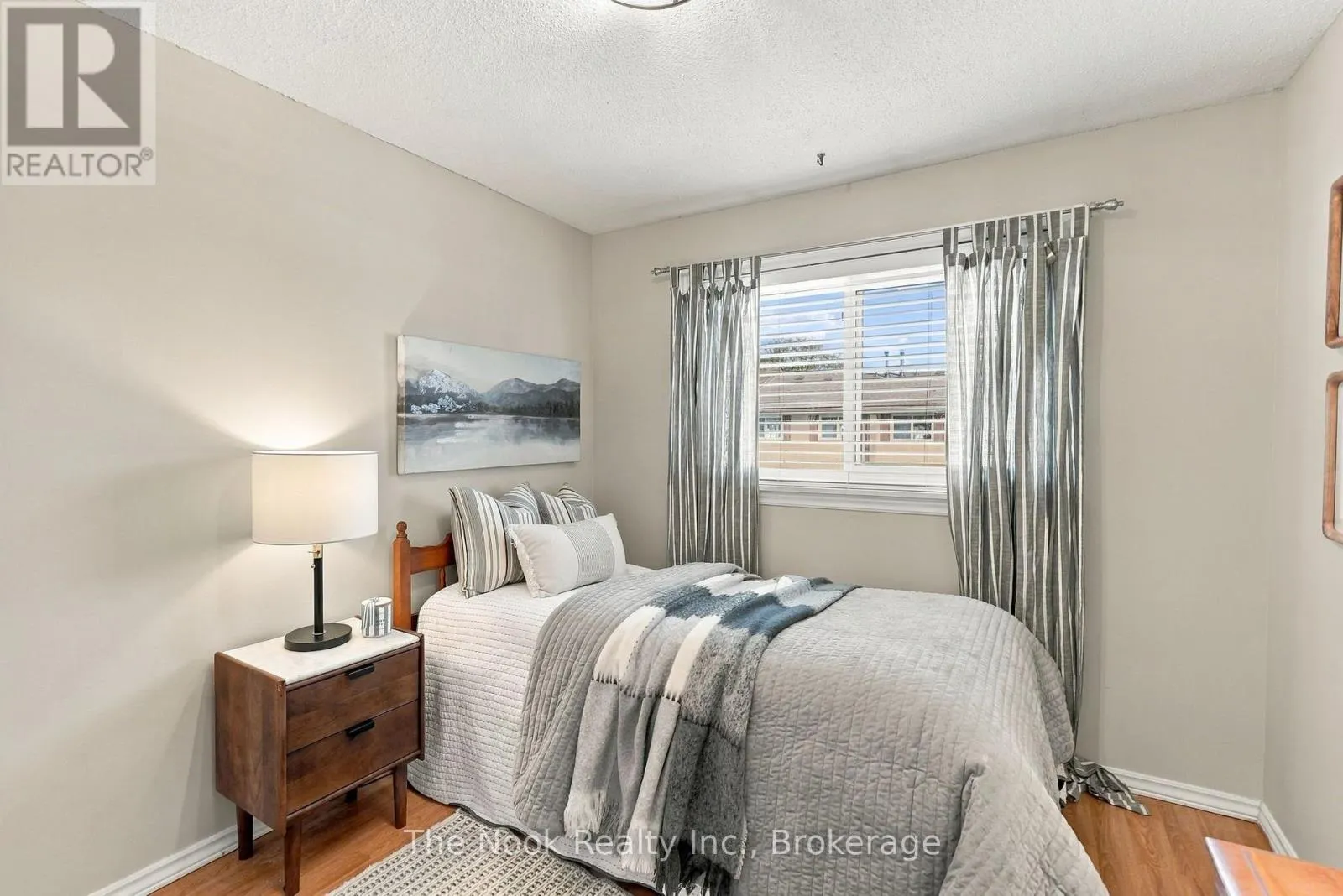 49 - 966 ADELAIDE AVENUE E #49