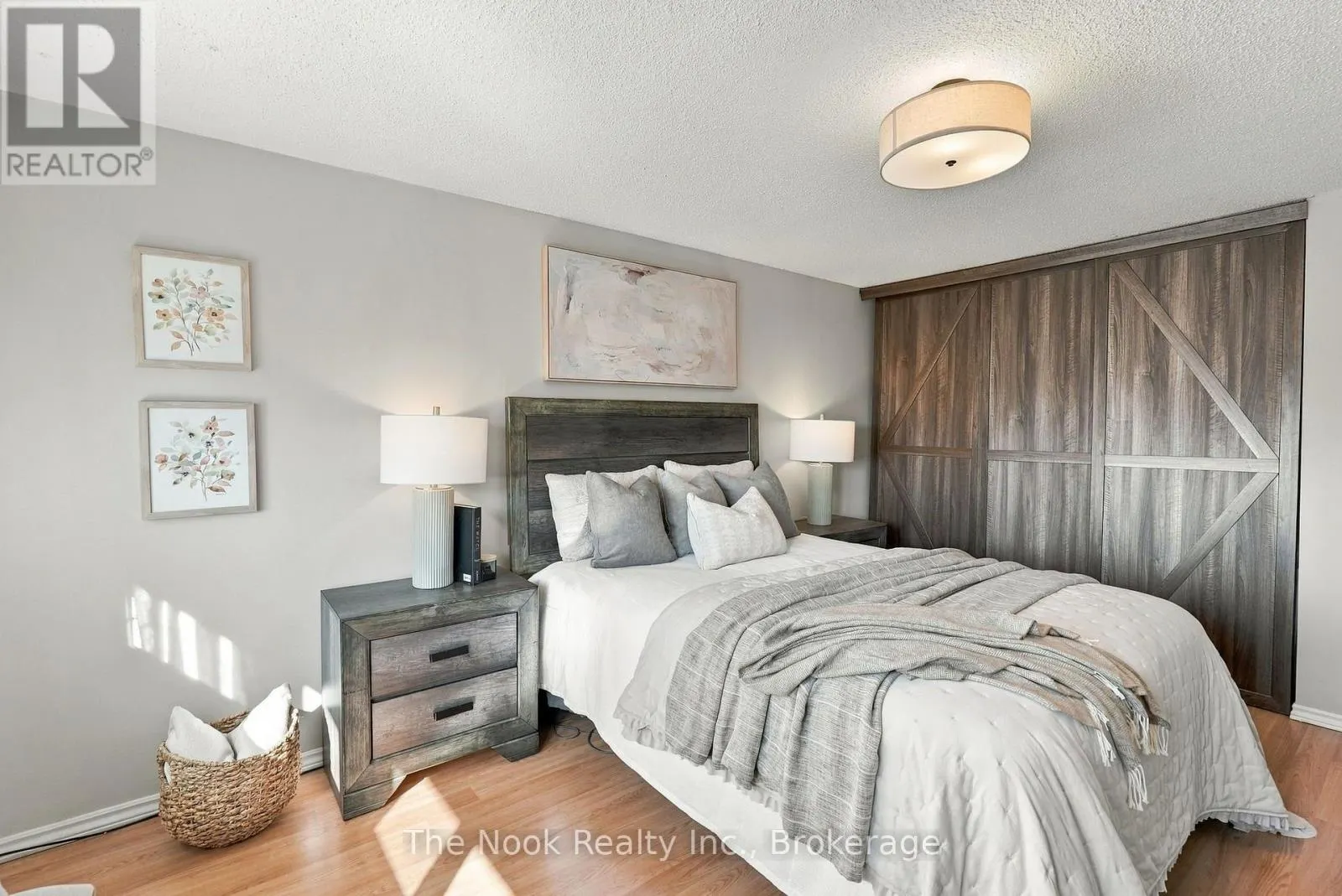 49 - 966 ADELAIDE AVENUE E #49