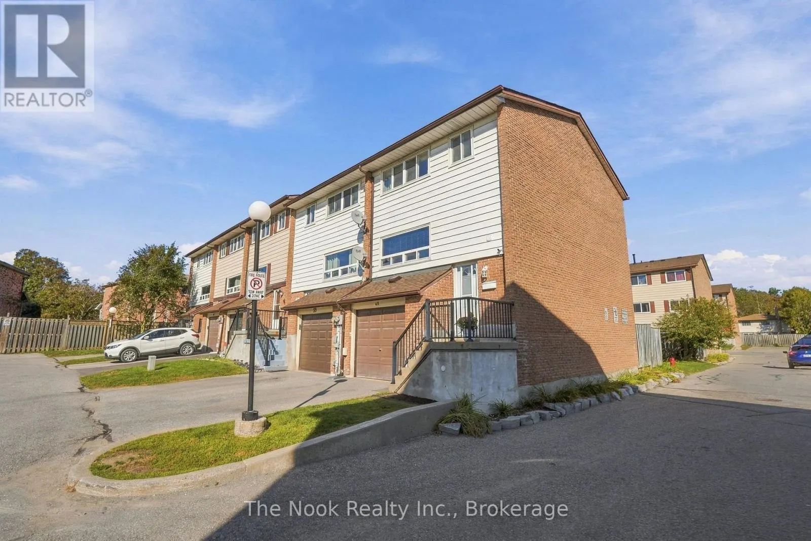 49 - 966 ADELAIDE AVENUE E #49