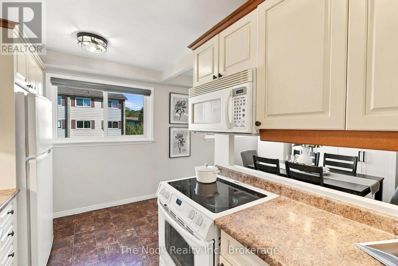 49 - 966 ADELAIDE AVENUE E #49