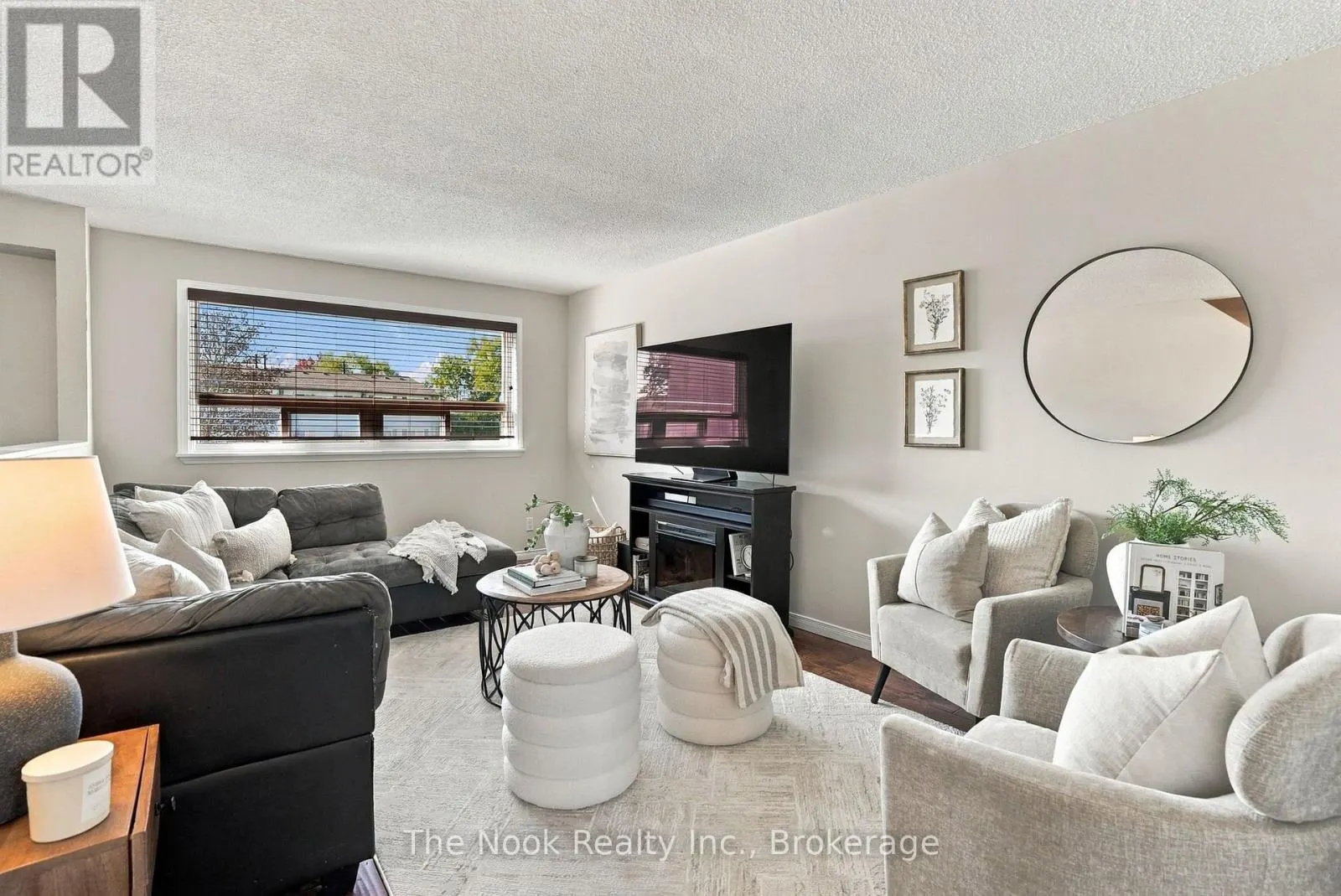49 - 966 ADELAIDE AVENUE E #49