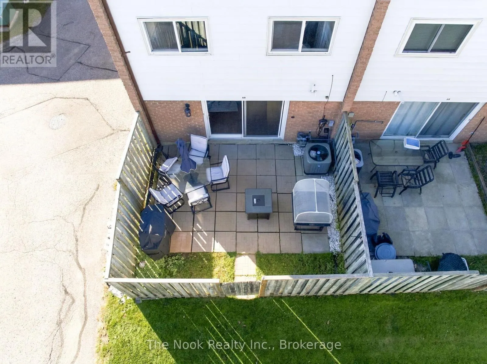 49 - 966 ADELAIDE AVENUE E #49