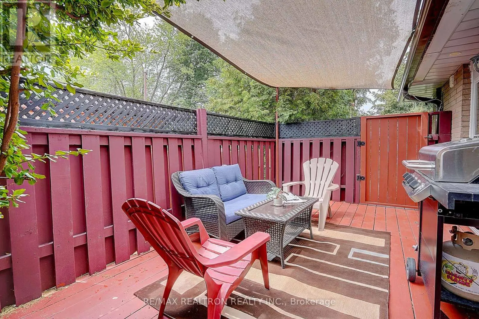 583 PINEWOOD STREET