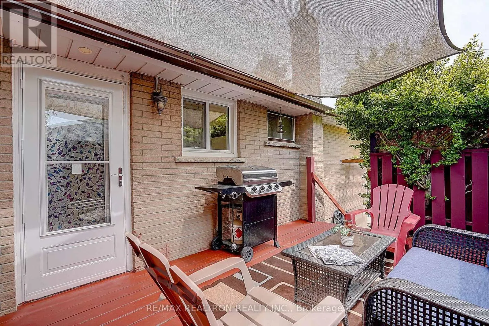 583 PINEWOOD STREET