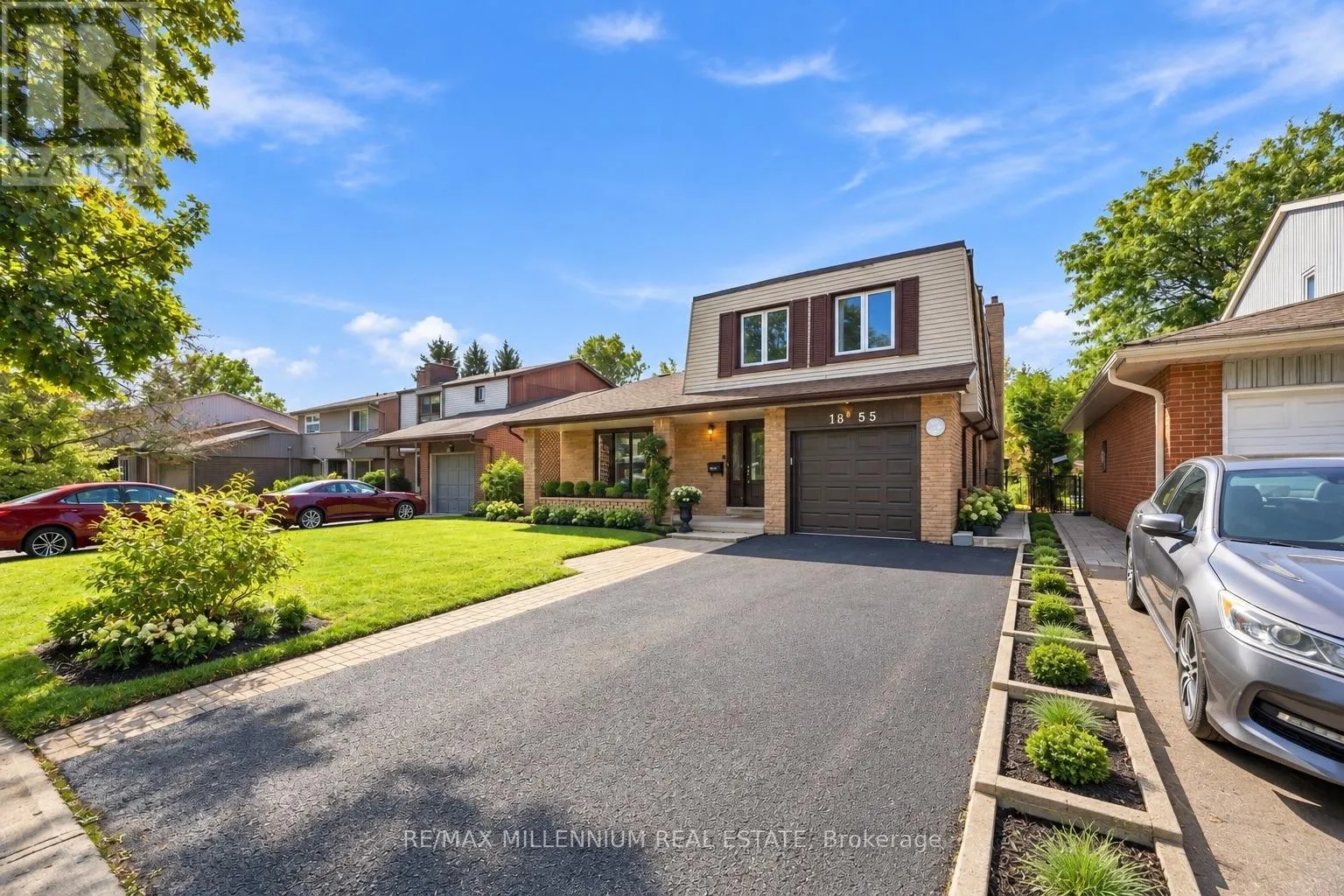 1855 MALDEN CRESCENT