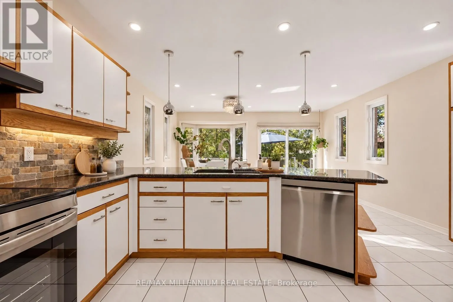 1855 MALDEN CRESCENT