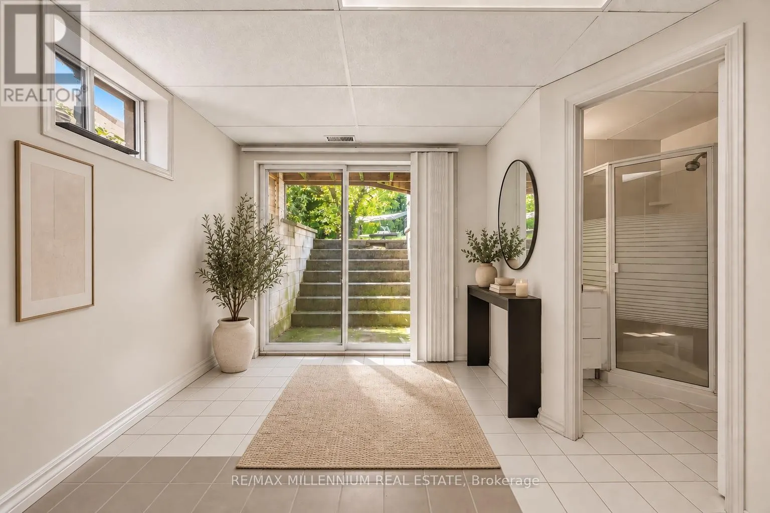 1855 MALDEN CRESCENT