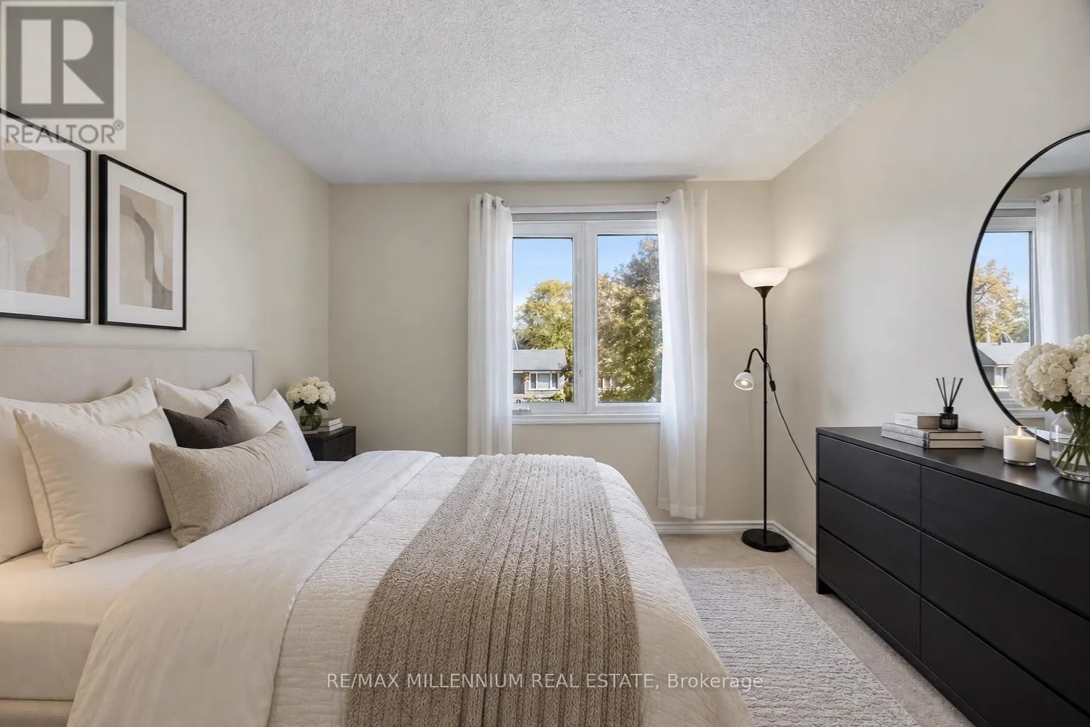 1855 MALDEN CRESCENT