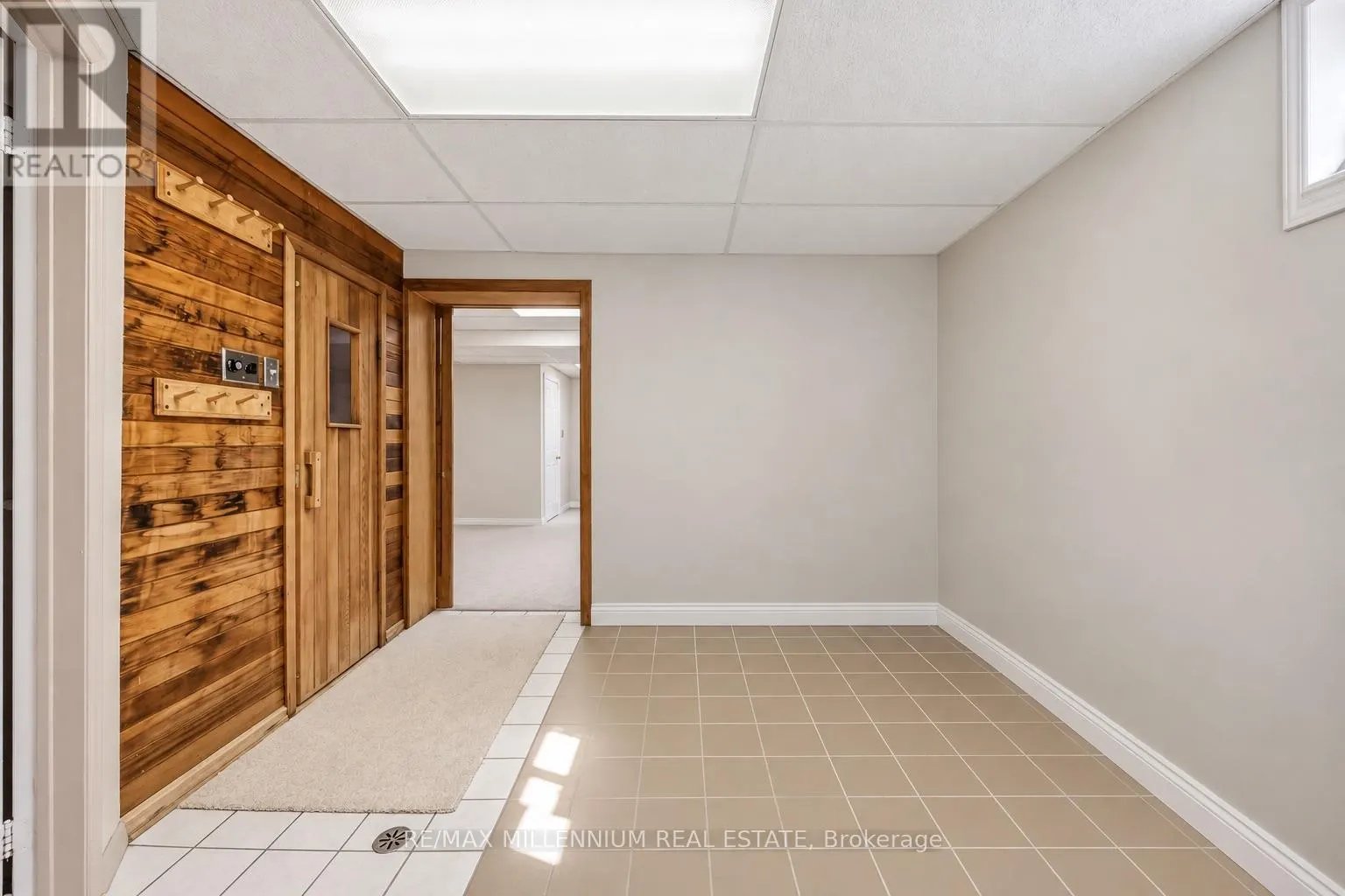 1855 MALDEN CRESCENT