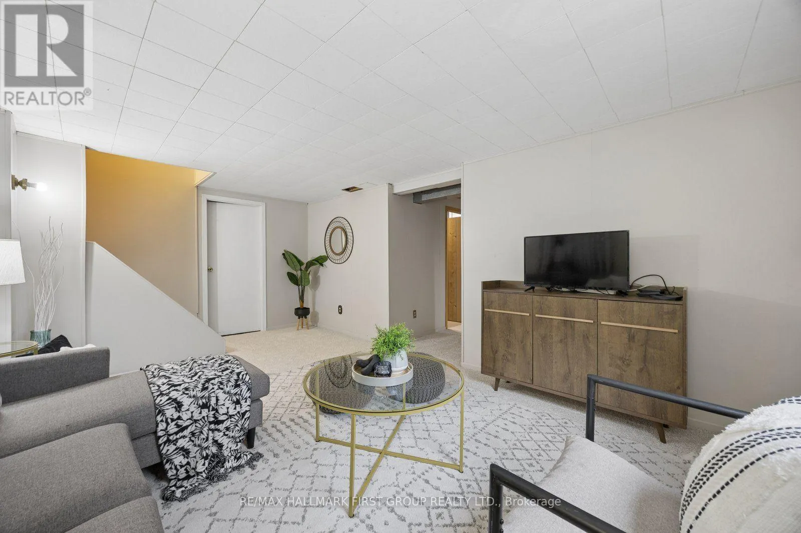 4 LOWDER PLACE