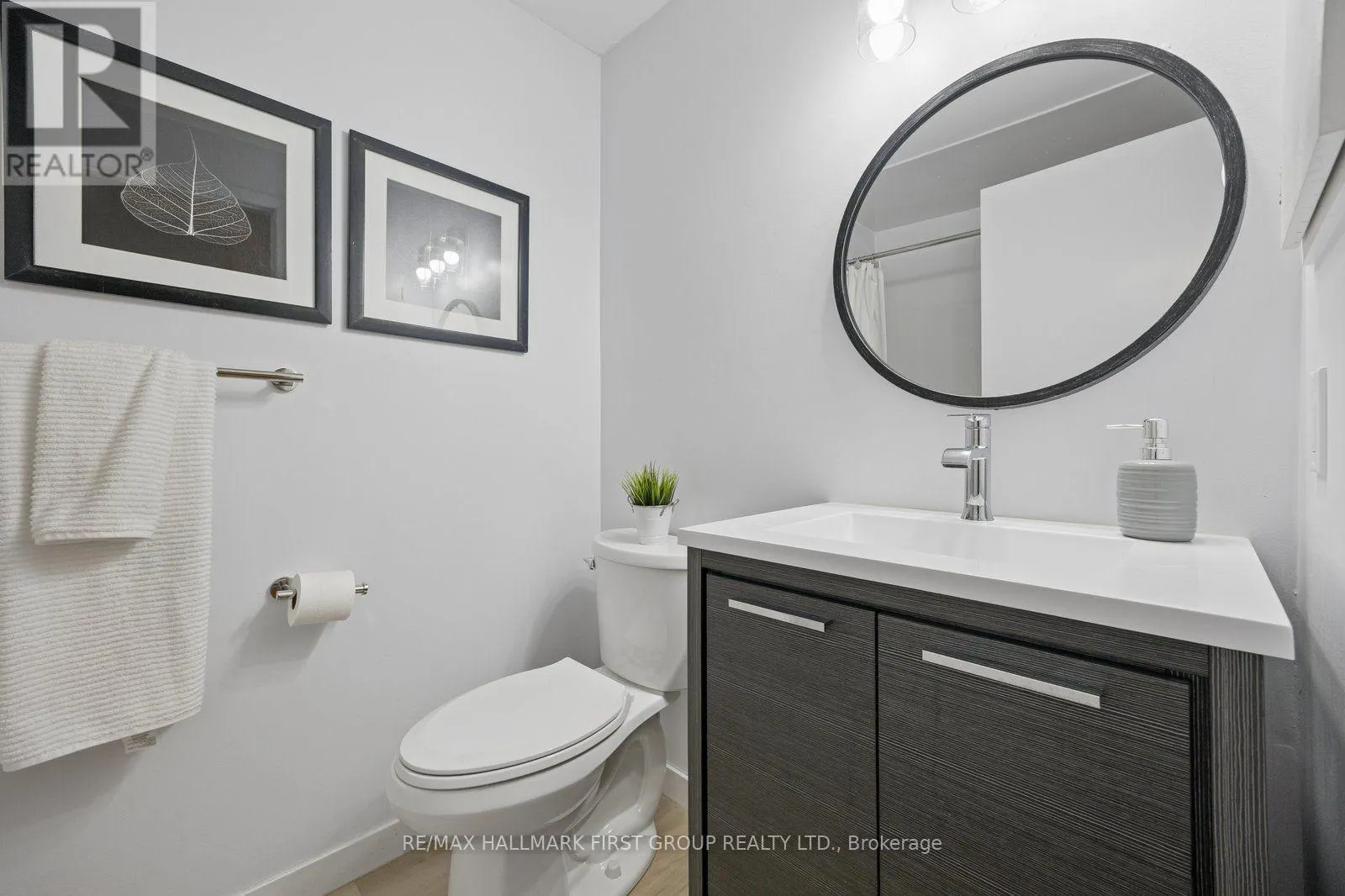 4 LOWDER PLACE
