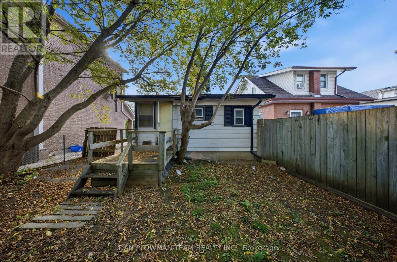 372 PINE AVENUE