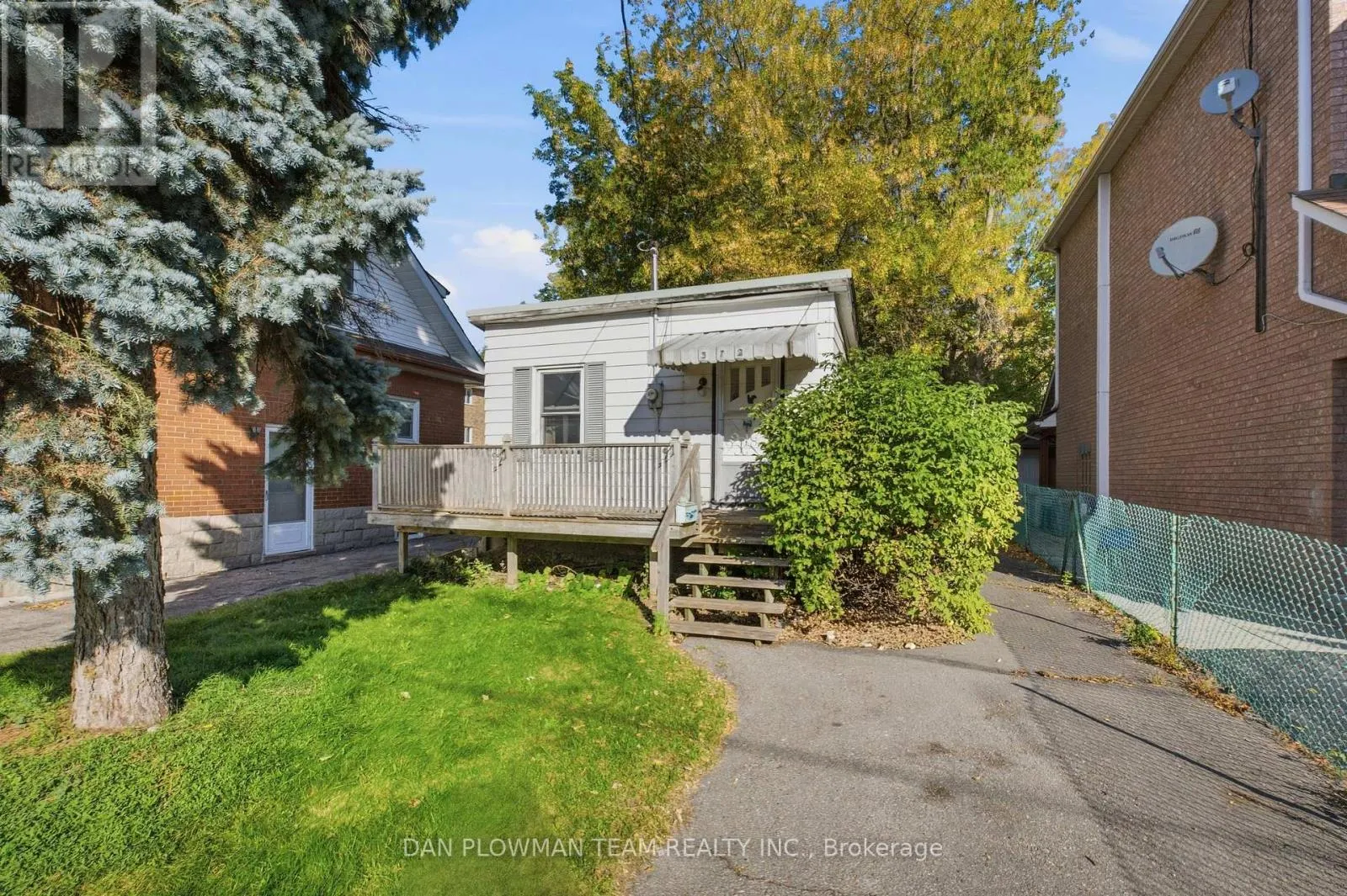 372 PINE AVENUE