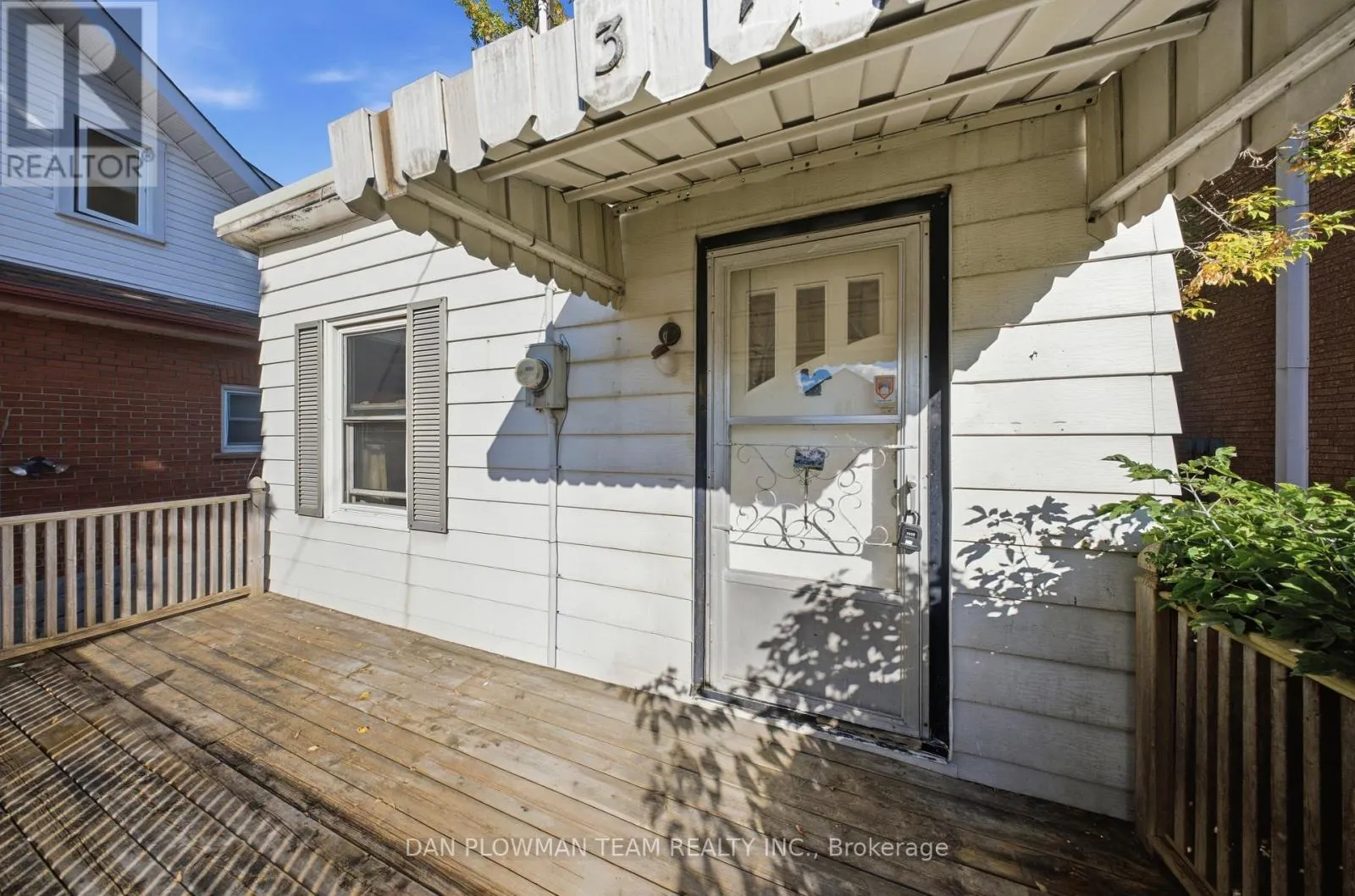 372 PINE AVENUE