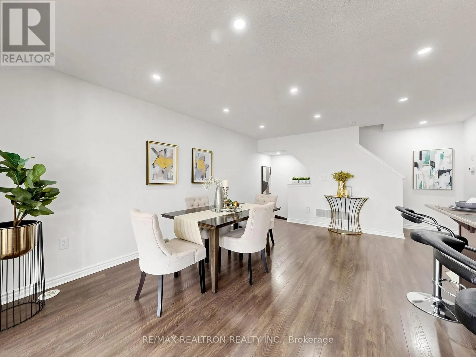 1072 CLIPPER LANE