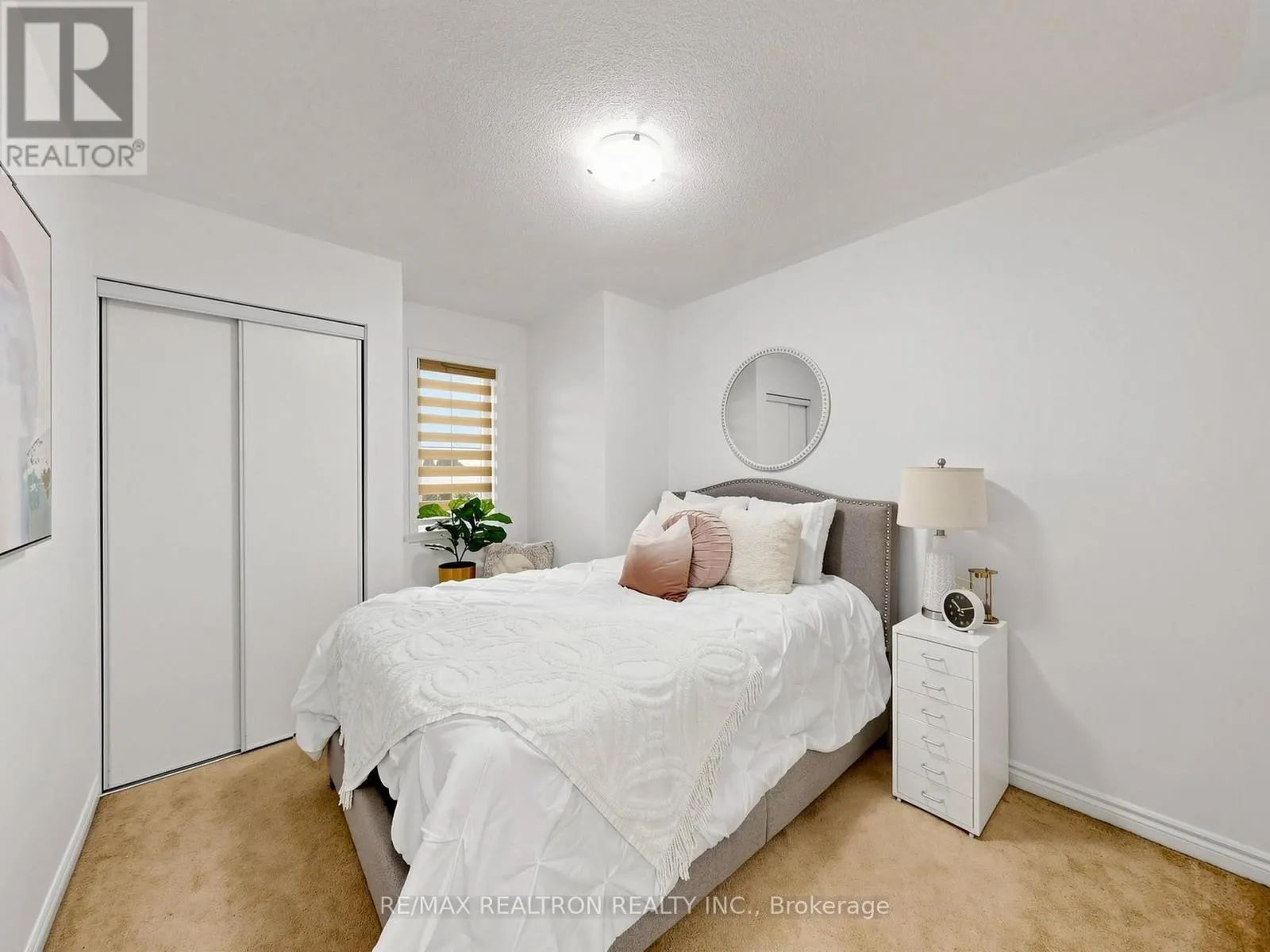 1072 CLIPPER LANE