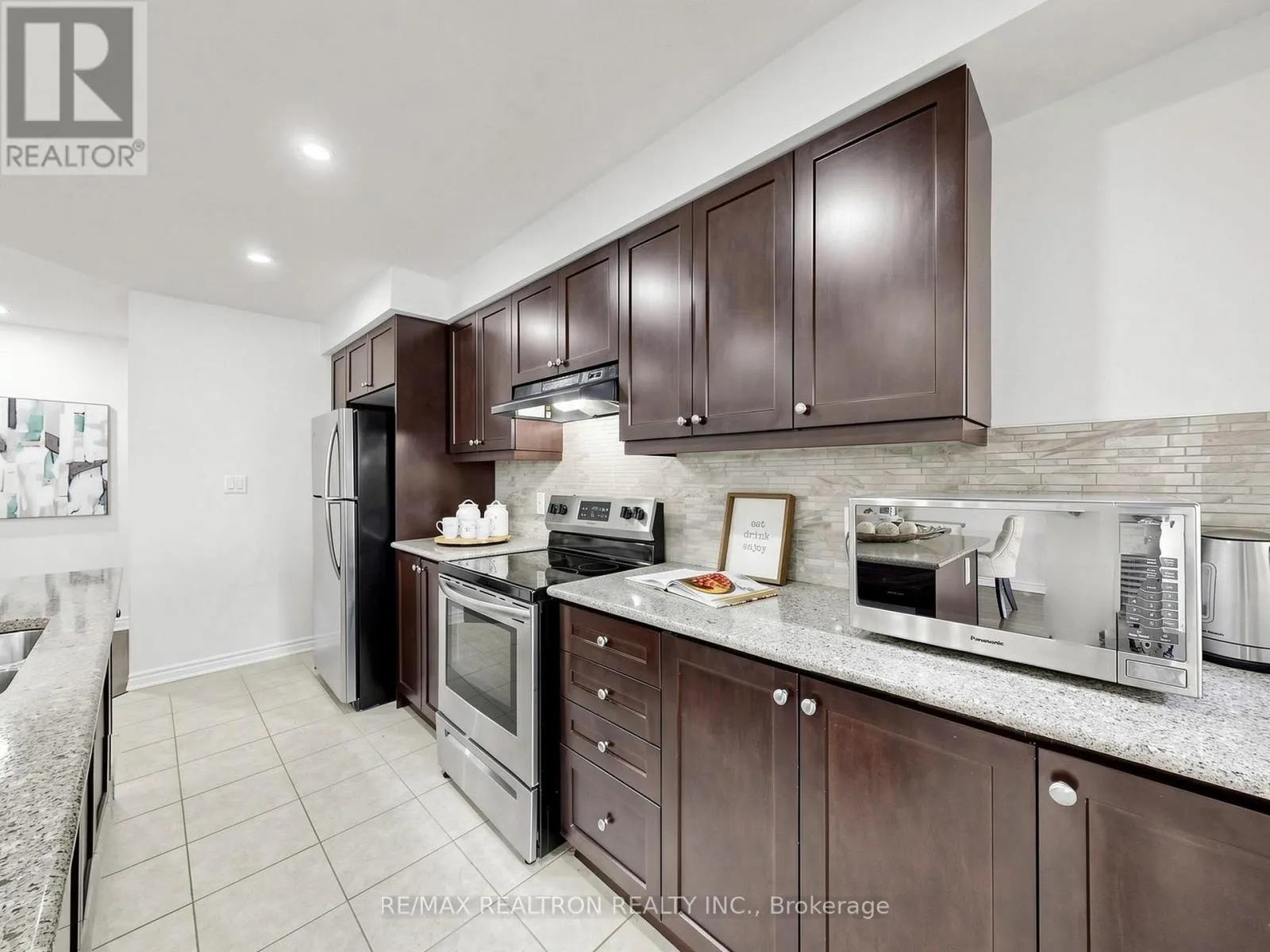 1072 CLIPPER LANE