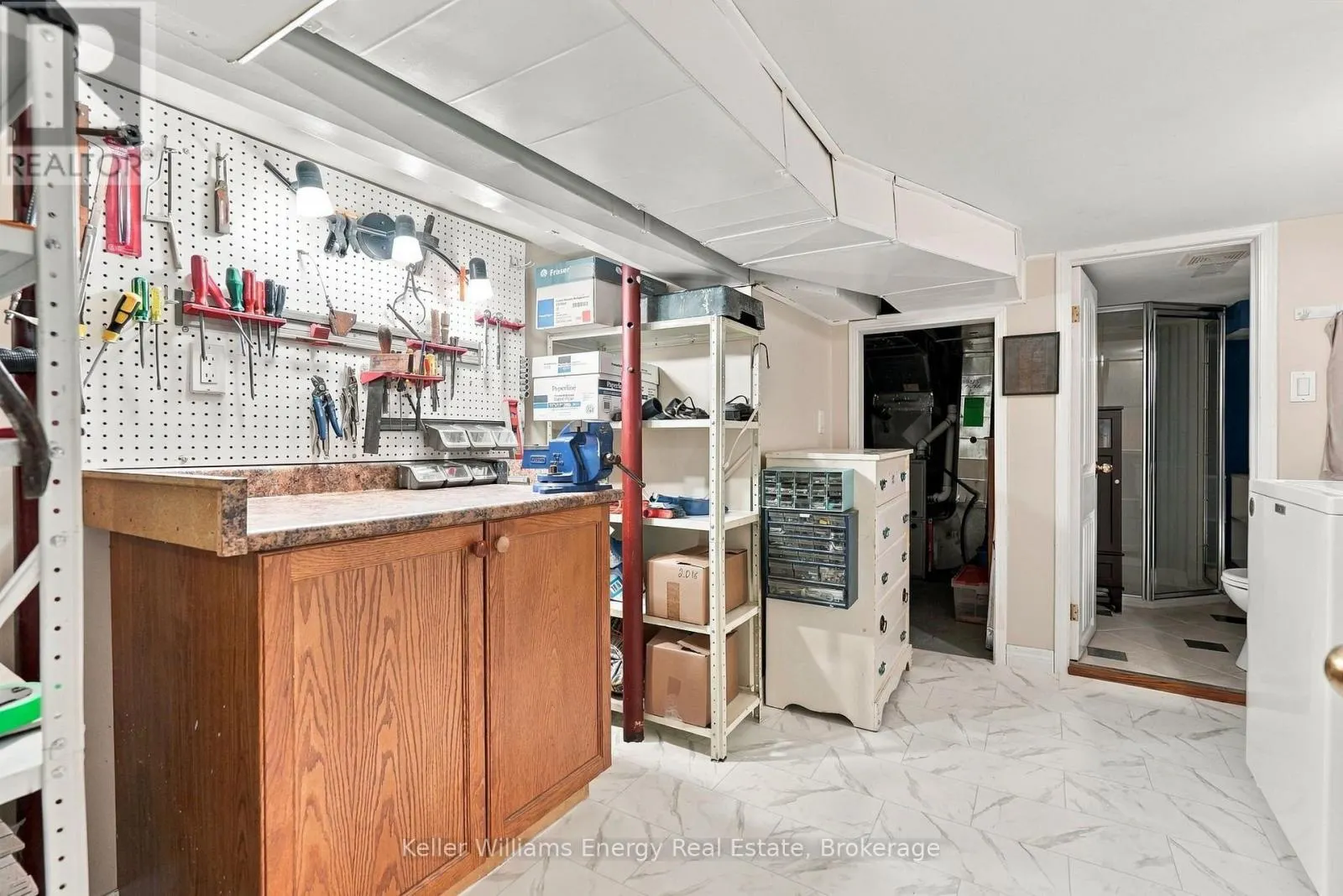 256 GROOMS AVENUE