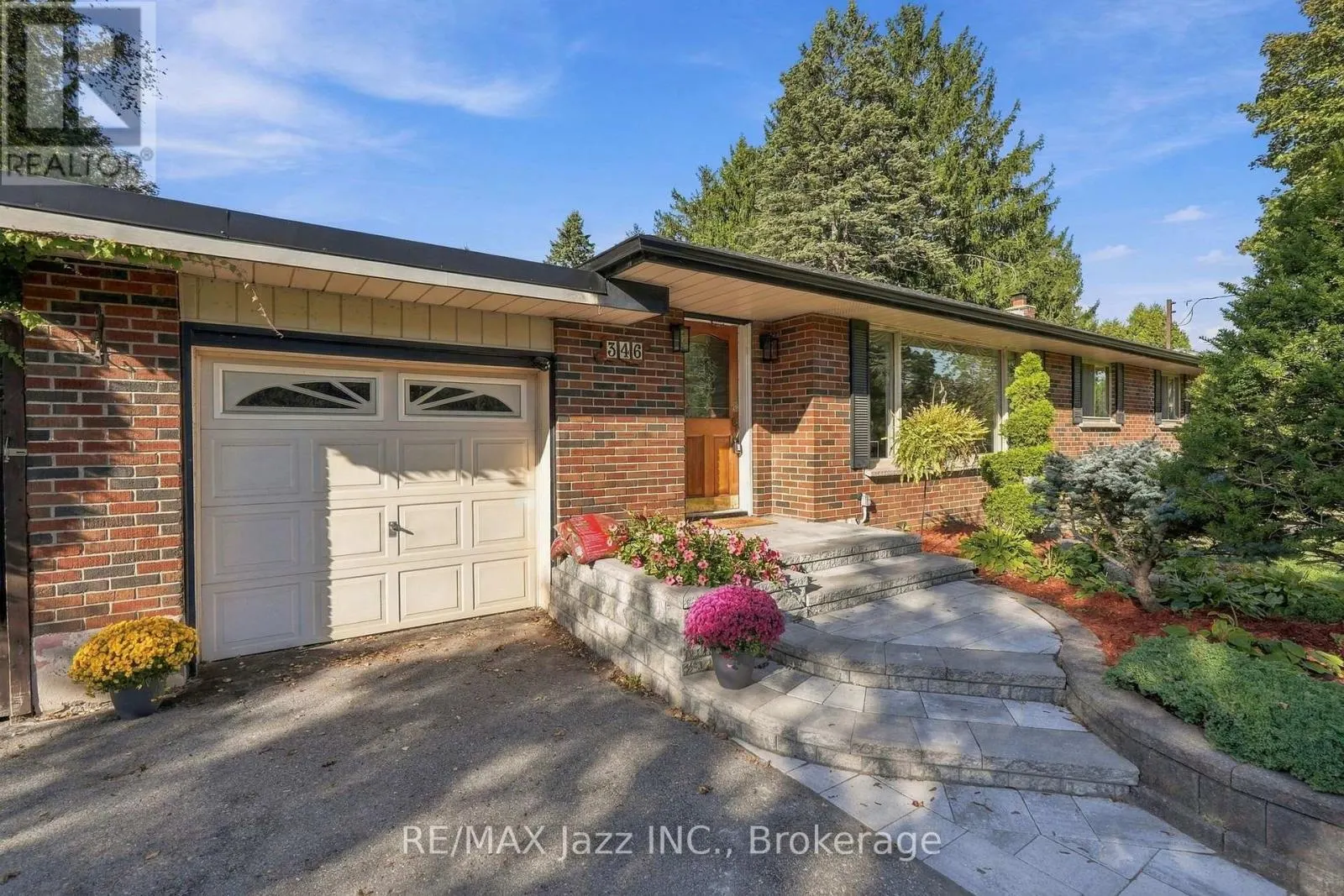 346 CONLIN ROAD E