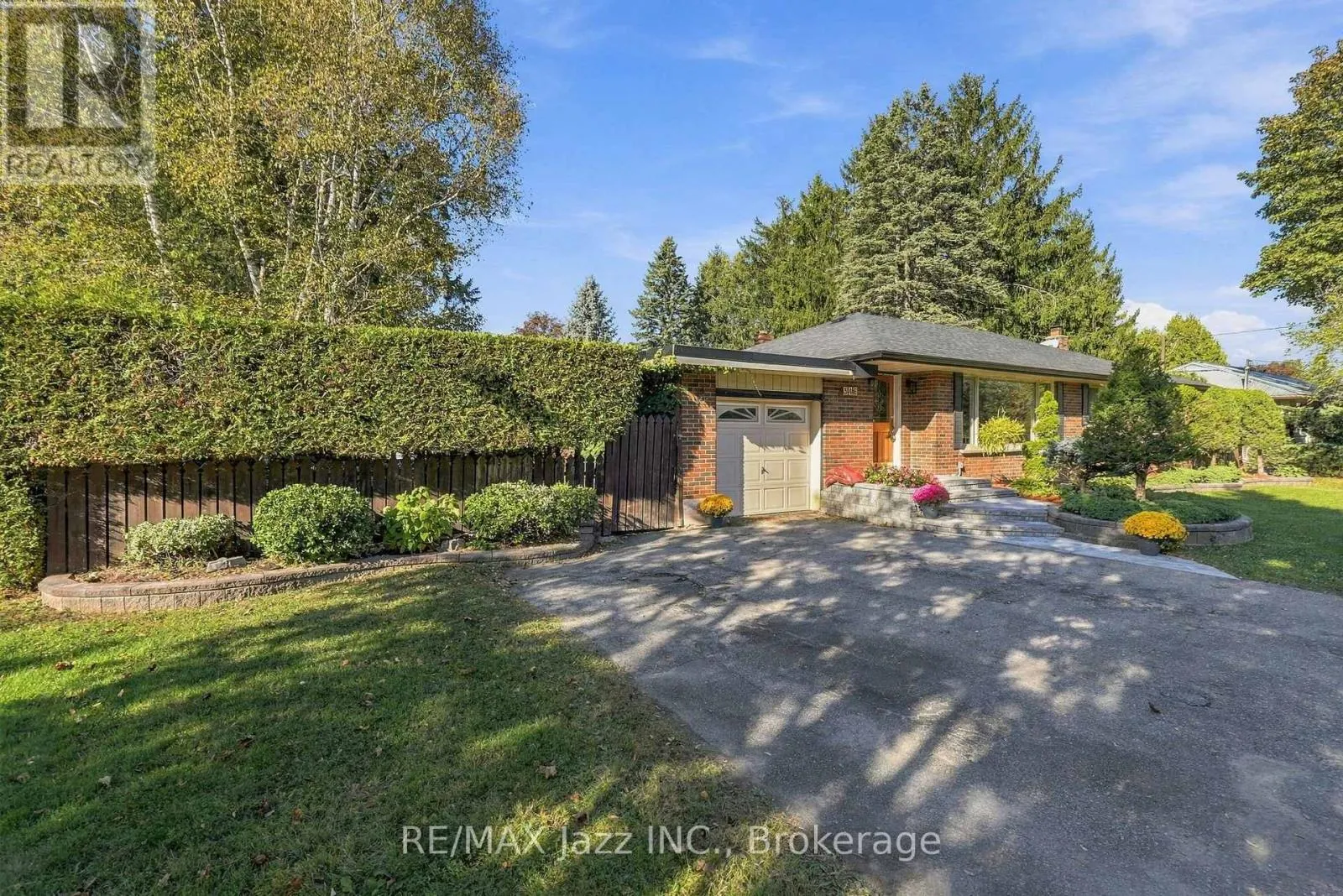 346 CONLIN ROAD E
