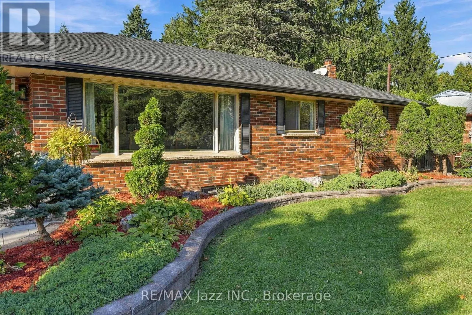 346 CONLIN ROAD E