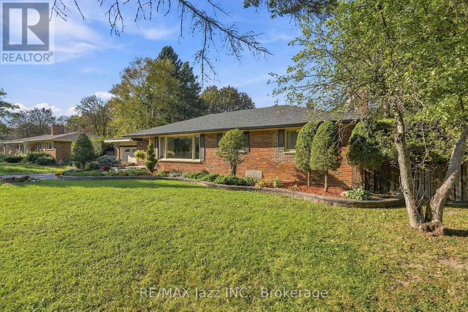 346 CONLIN ROAD E
